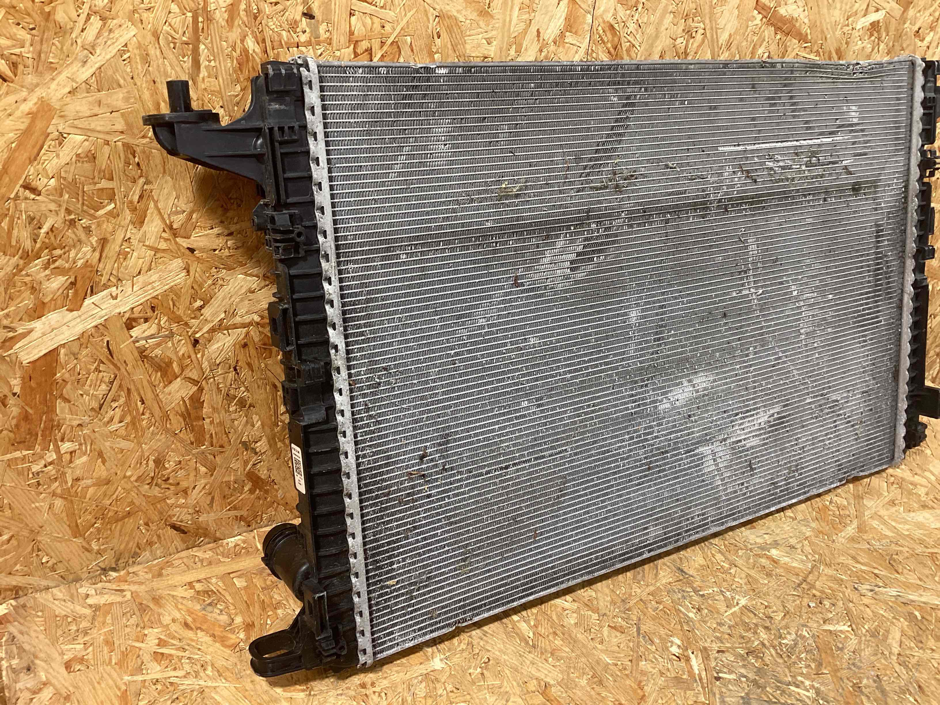 Радиатор (основной) Audi A6 191125-102