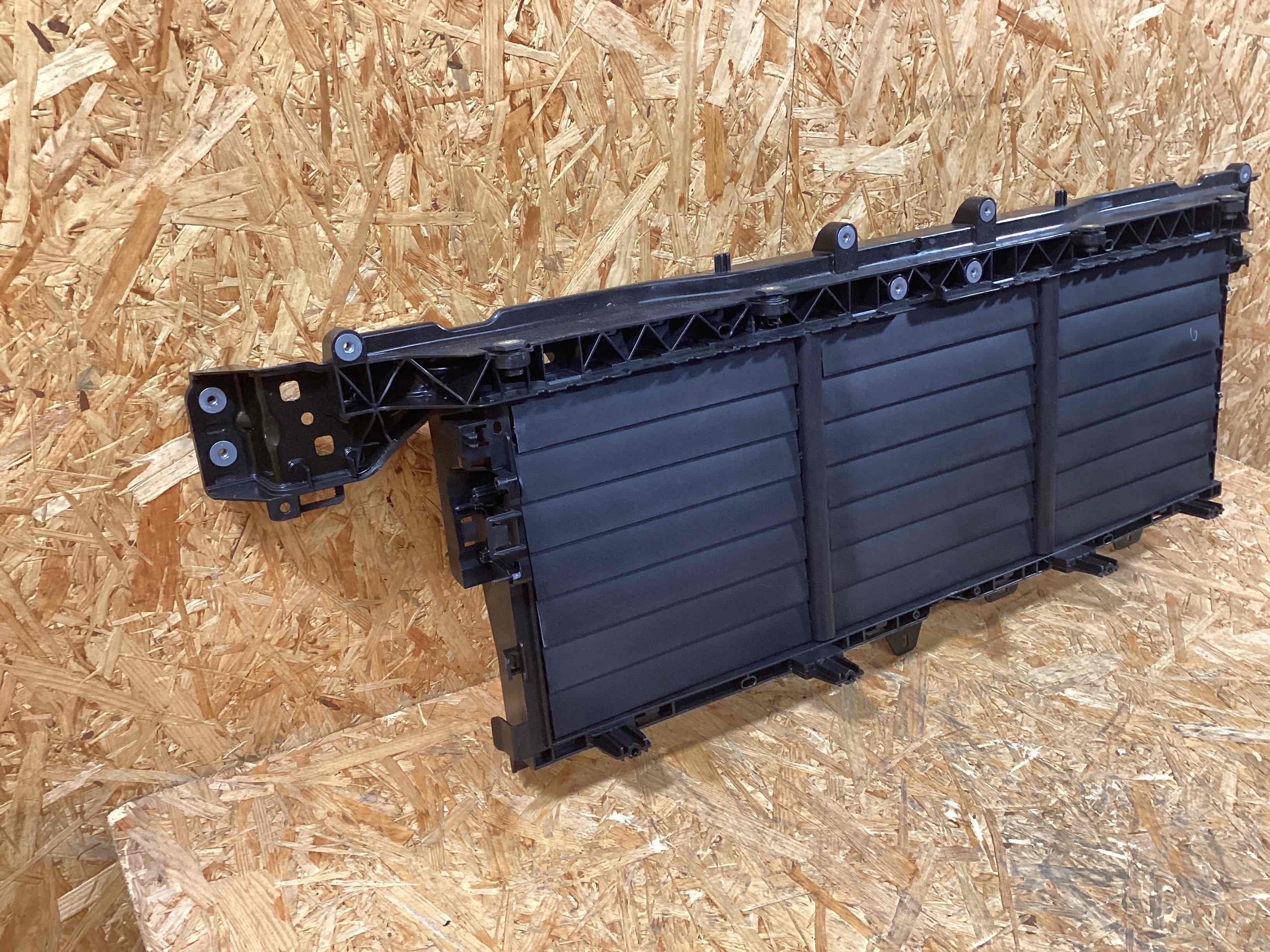 Жалюзи радиатора Porsche Cayenne 191125-103