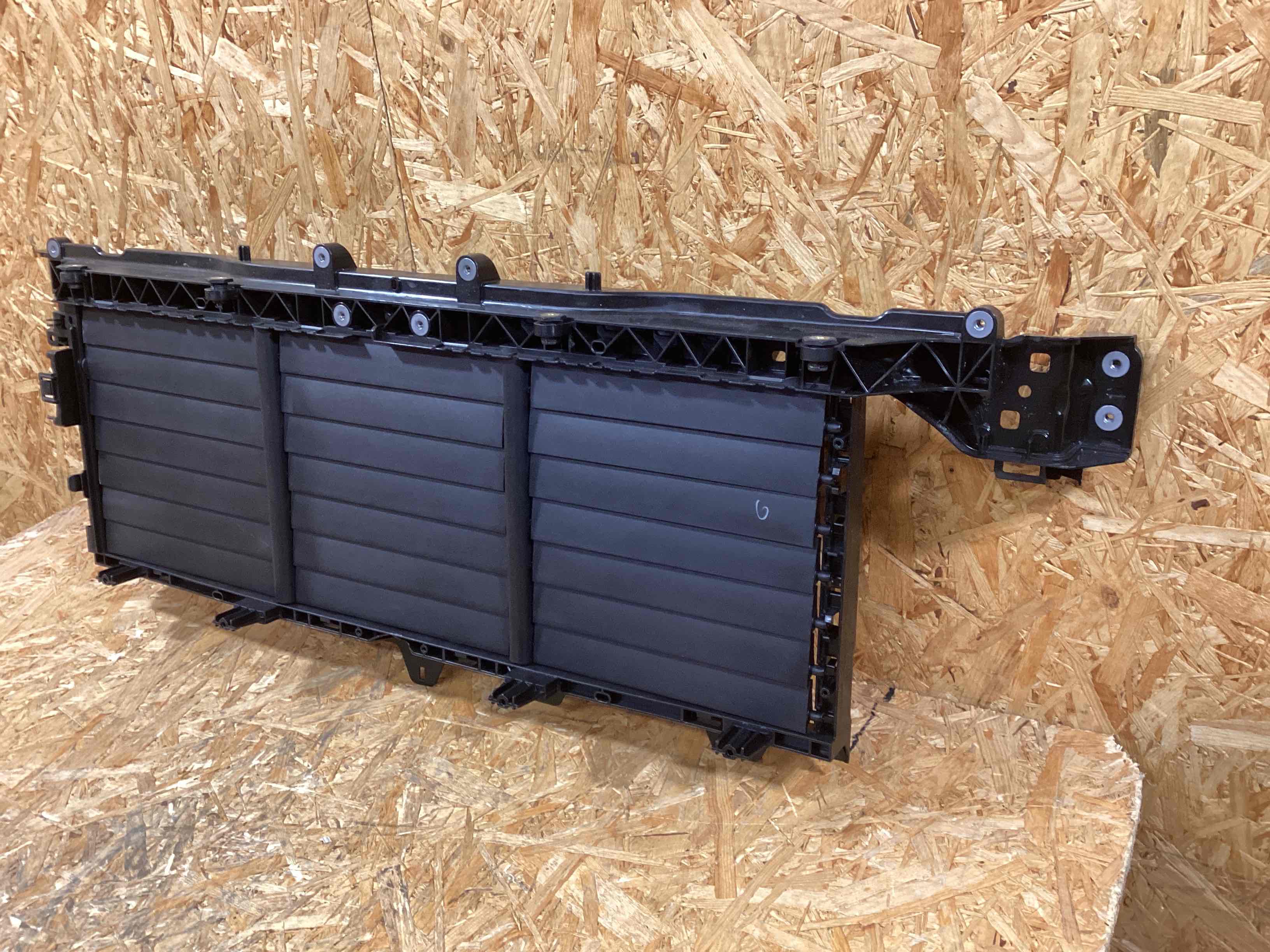 Жалюзи радиатора Porsche Cayenne 191125-103