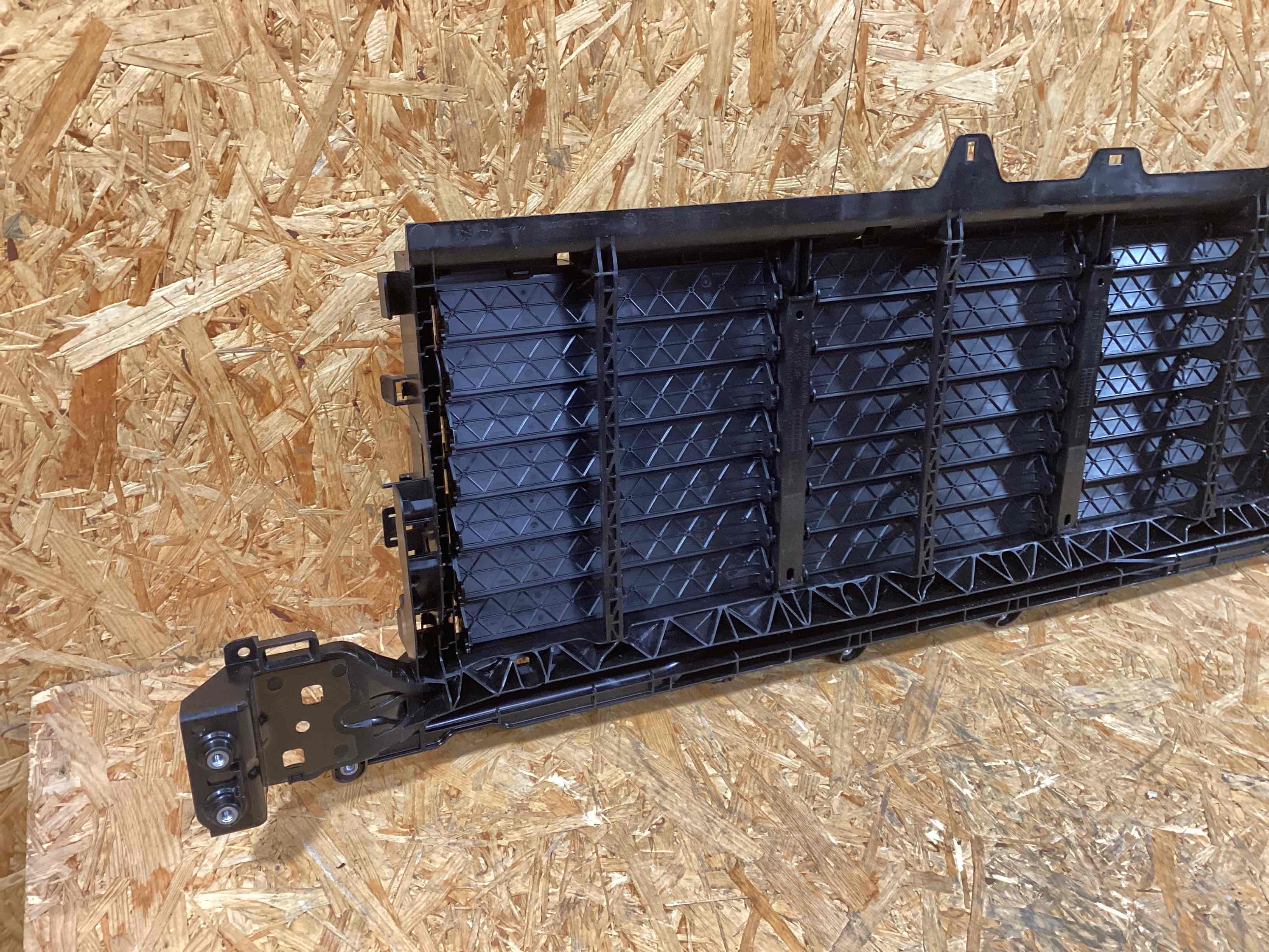 Жалюзи радиатора Porsche Cayenne 191125-103