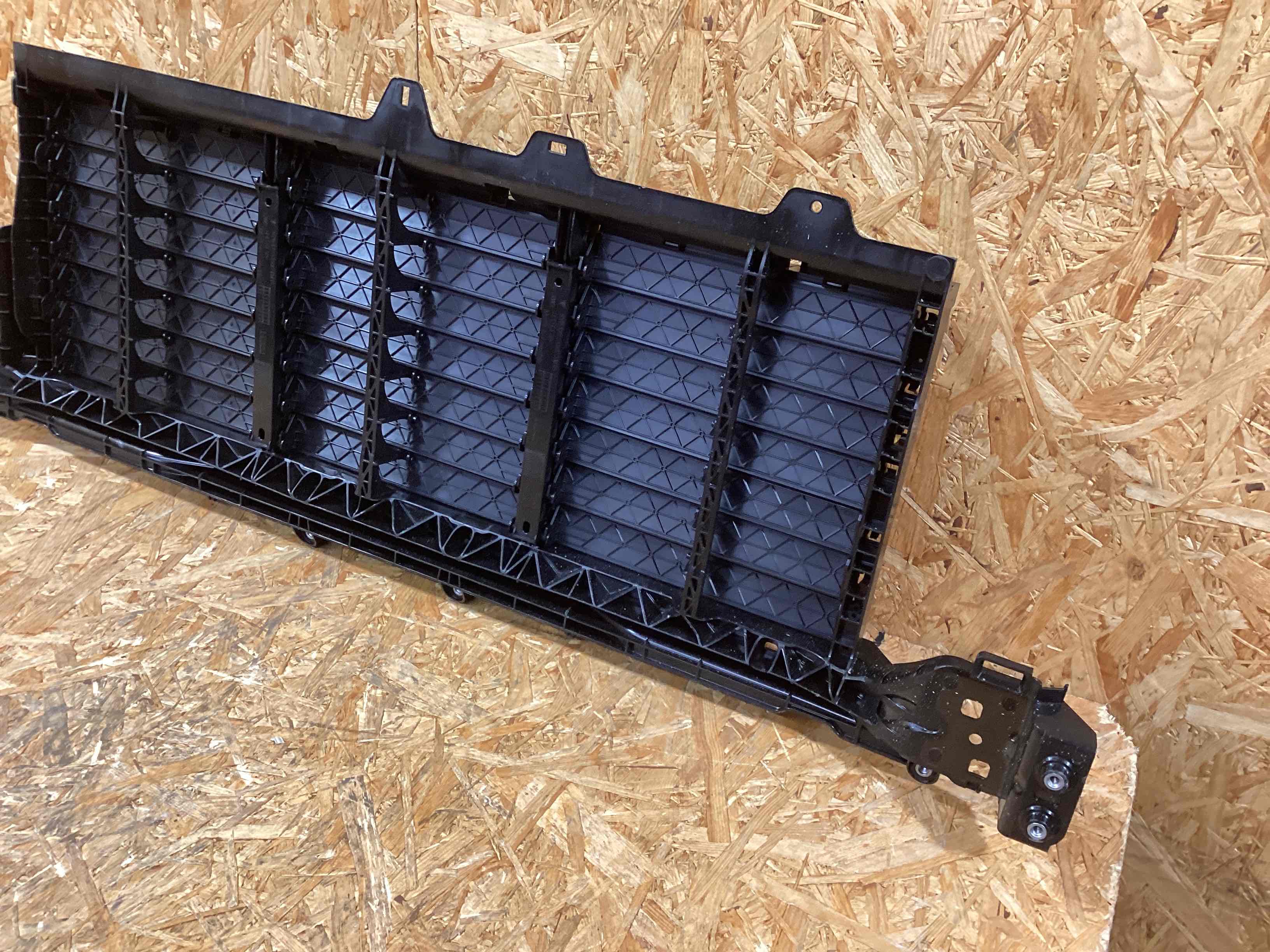 Жалюзи радиатора Porsche Cayenne 191125-103