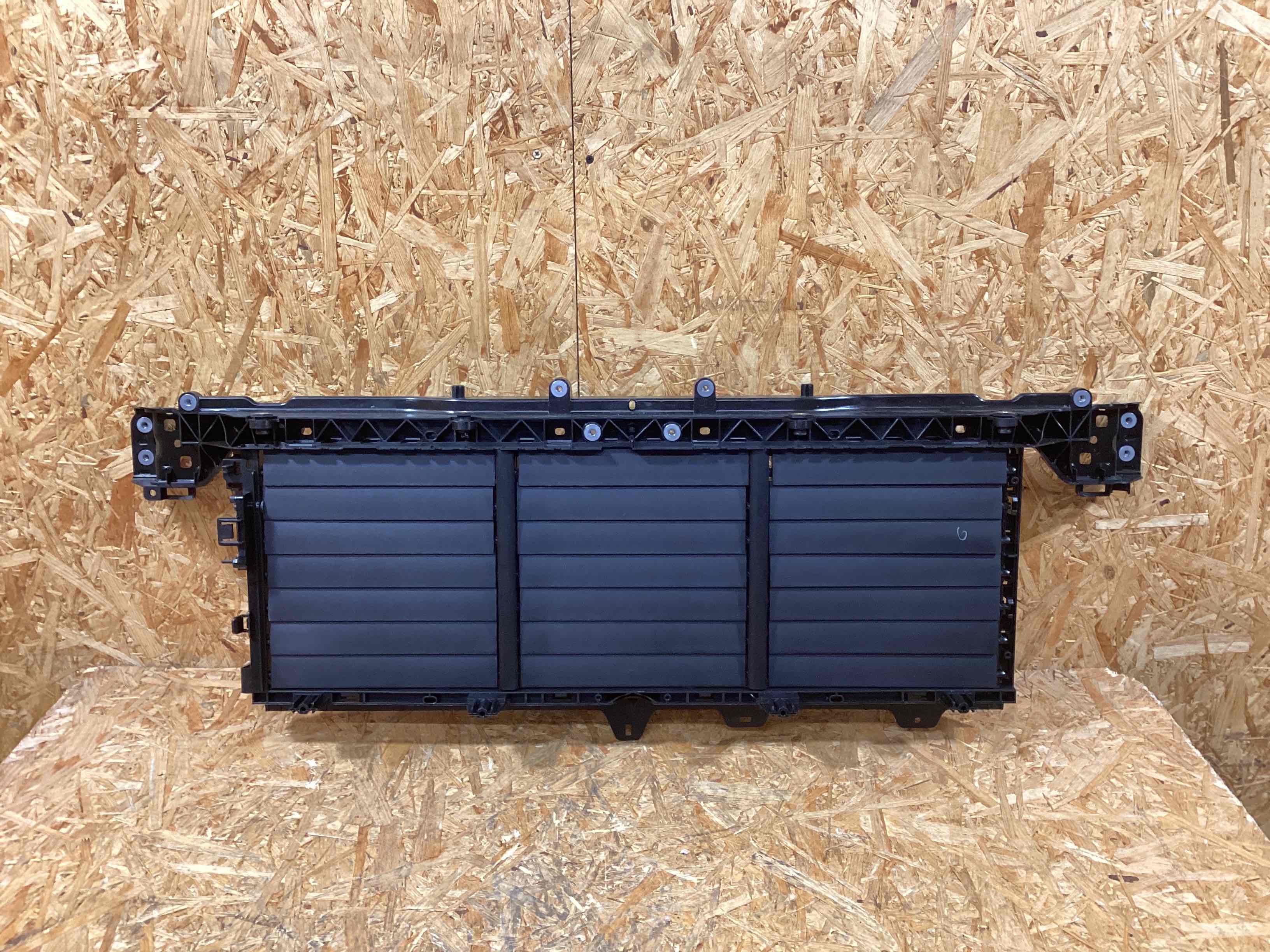 Жалюзи радиатора Porsche Cayenne 191125-103