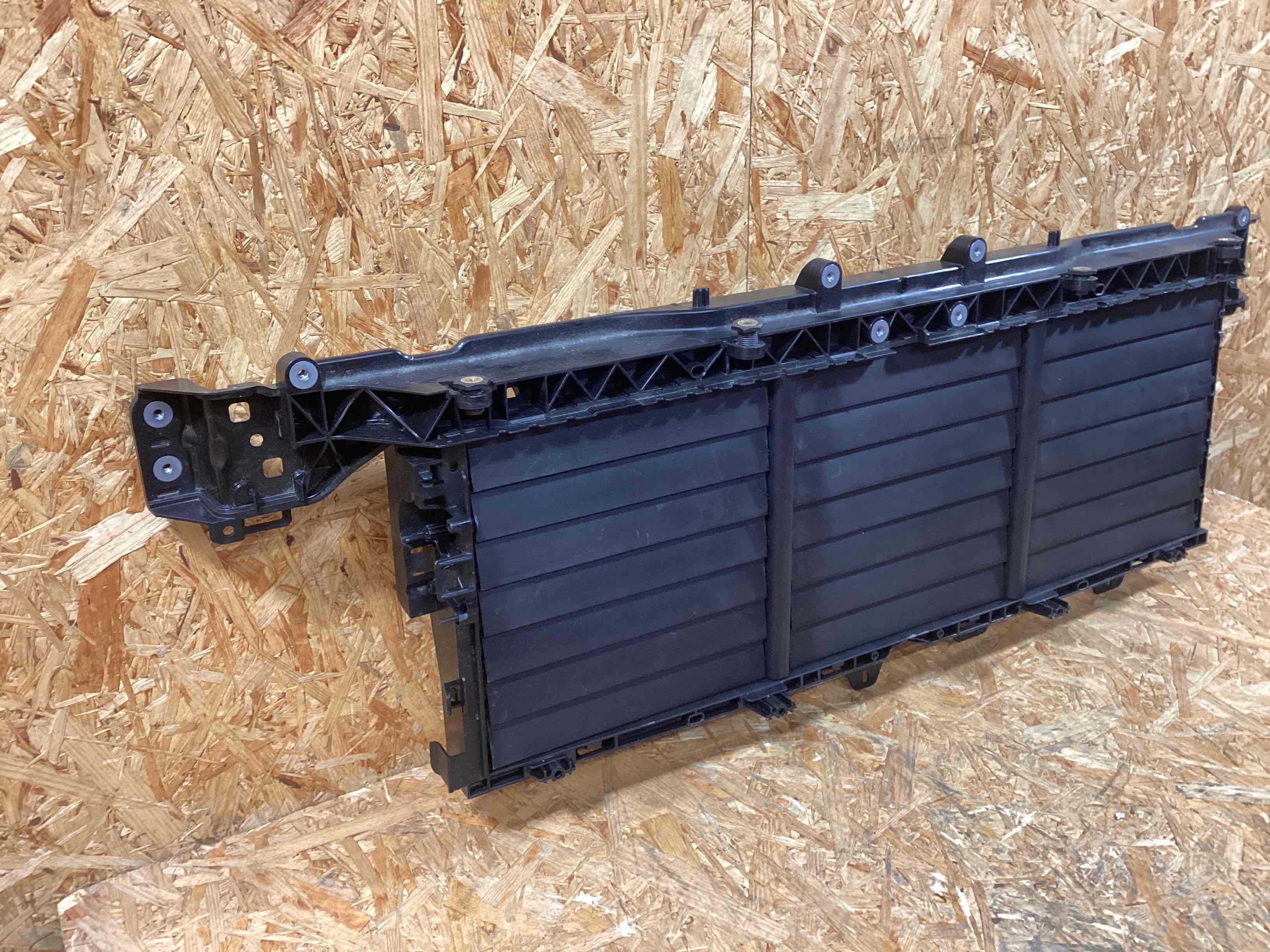 Жалюзи радиатора Porsche Cayenne 191125-104