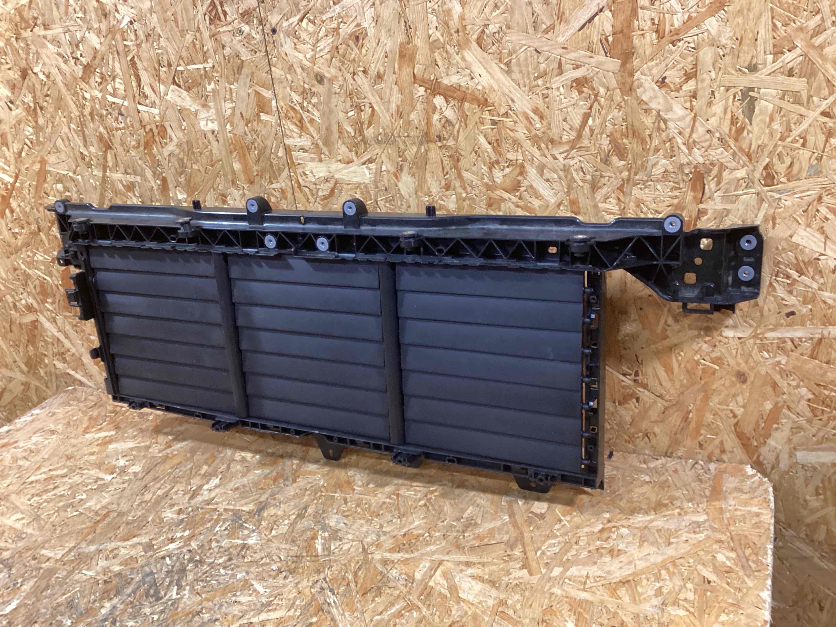 Жалюзи радиатора Porsche Cayenne 191125-104