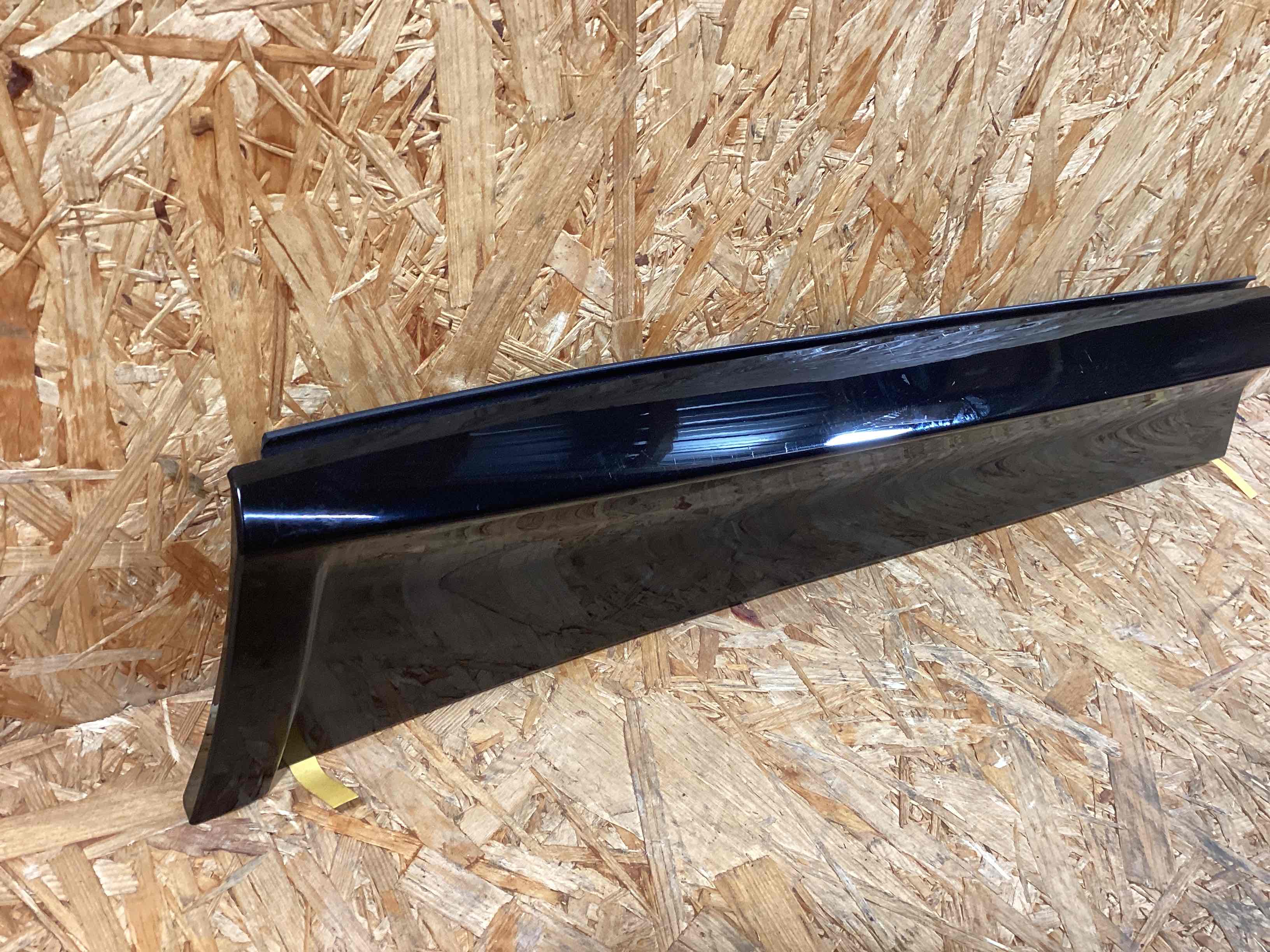 Молдинг двери задней левой Porsche Cayenne 191125-110