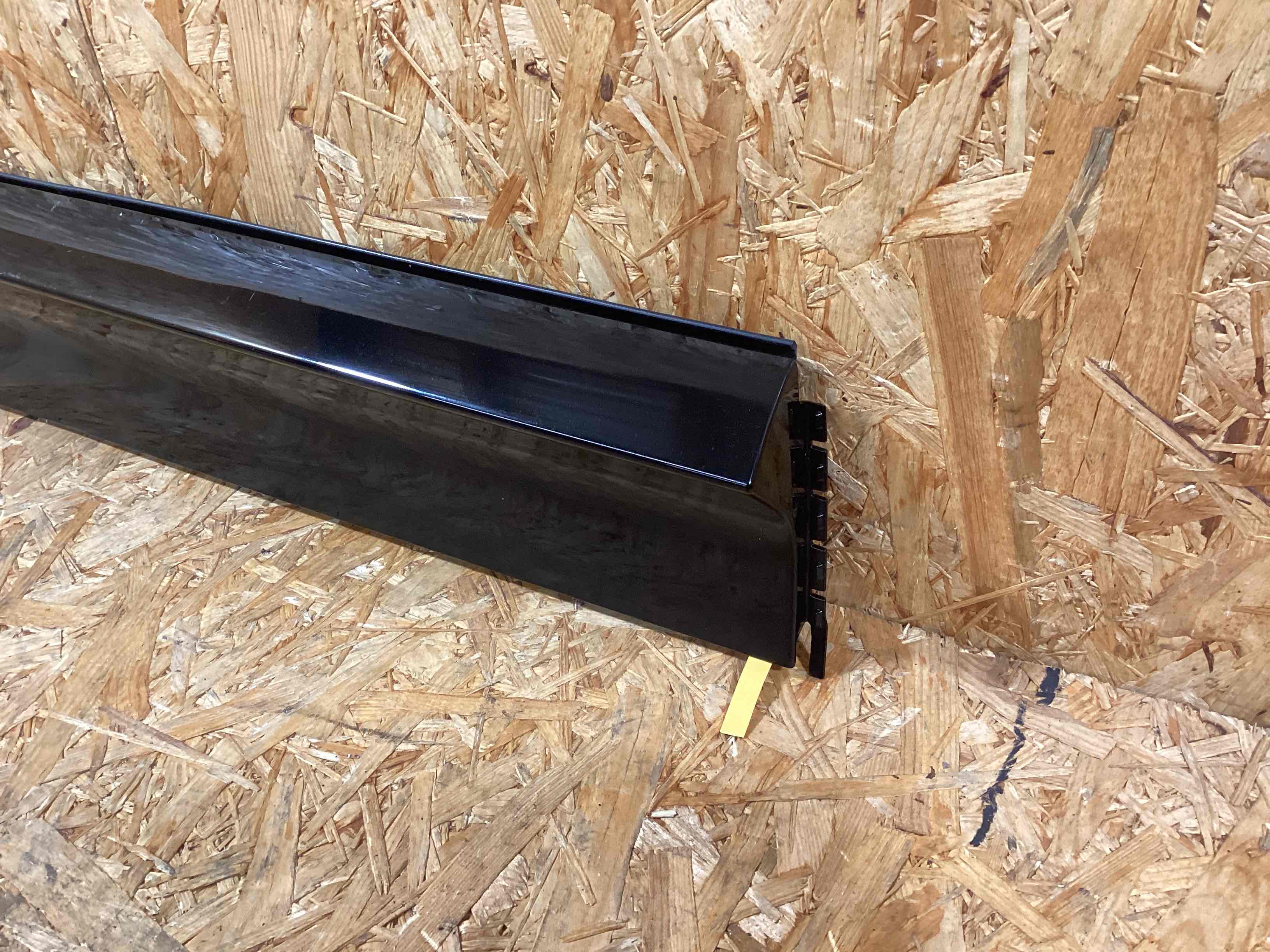 Молдинг двери задней левой Porsche Cayenne 191125-110