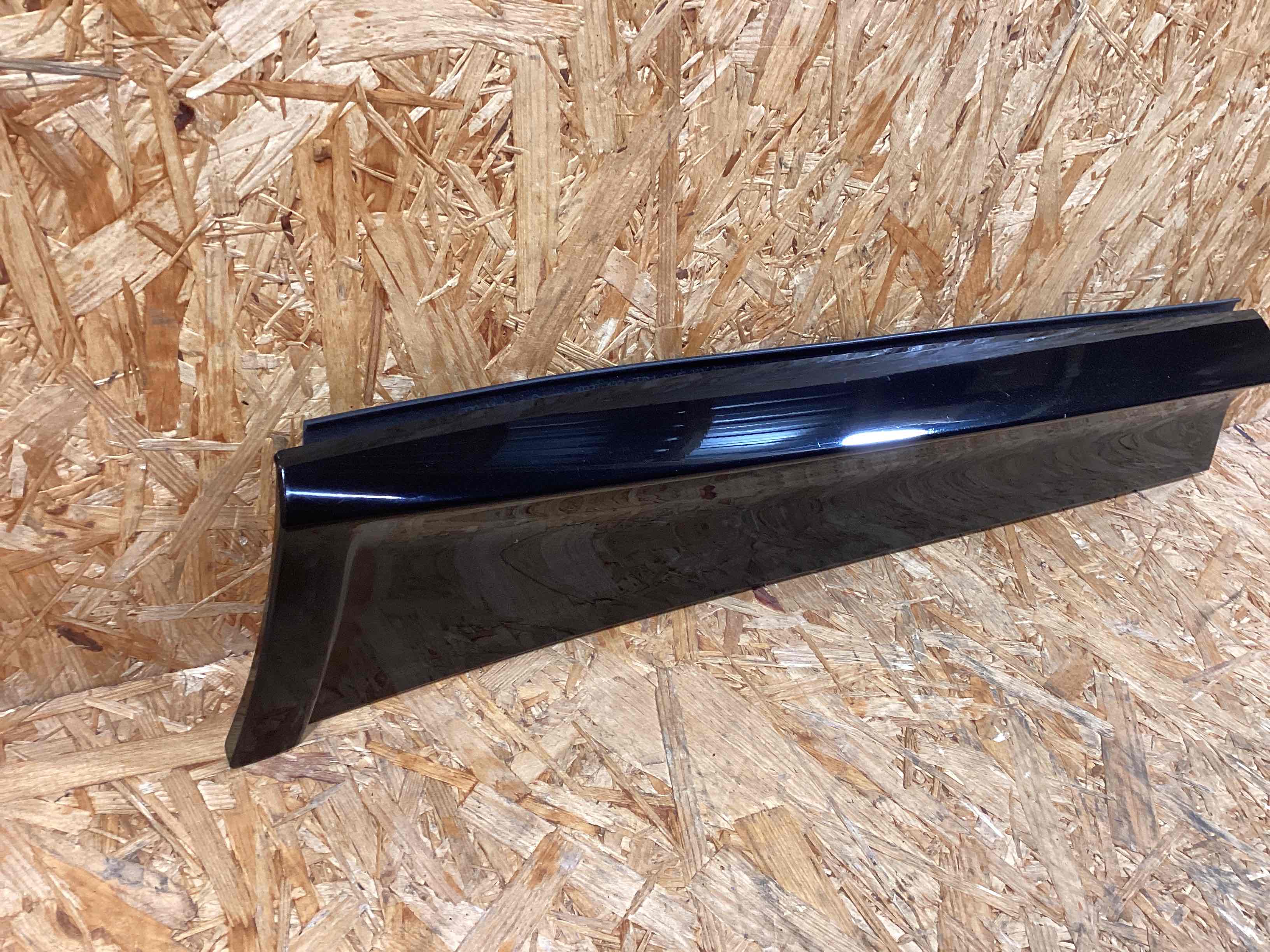 Молдинг двери задней левой Porsche Cayenne 191125-111