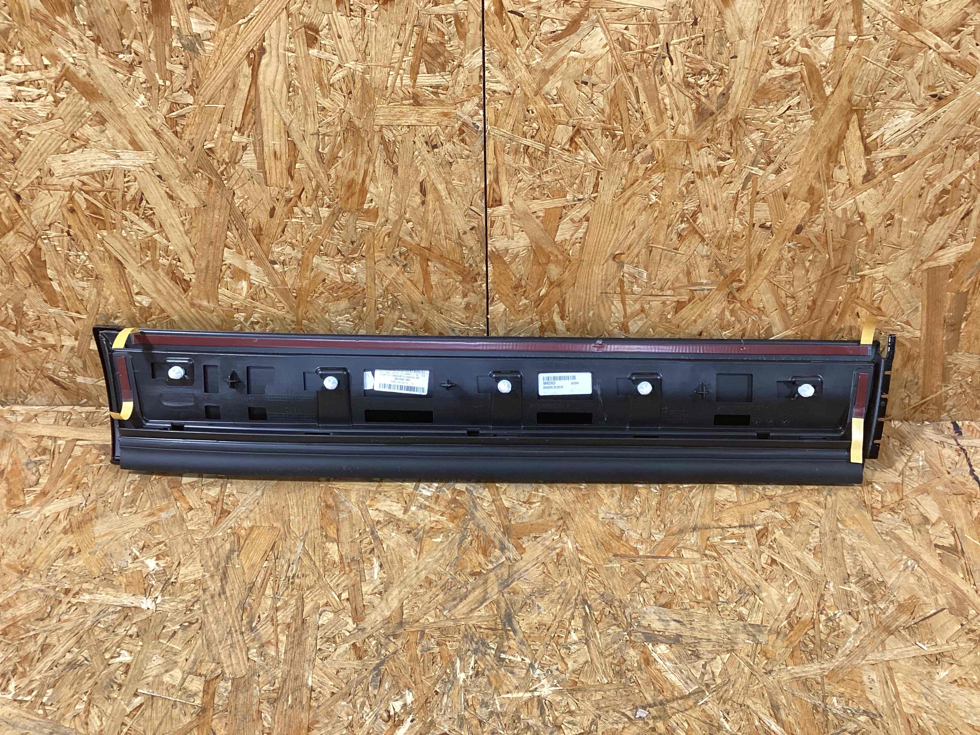 Молдинг двери задней левой Porsche Cayenne 191125-111