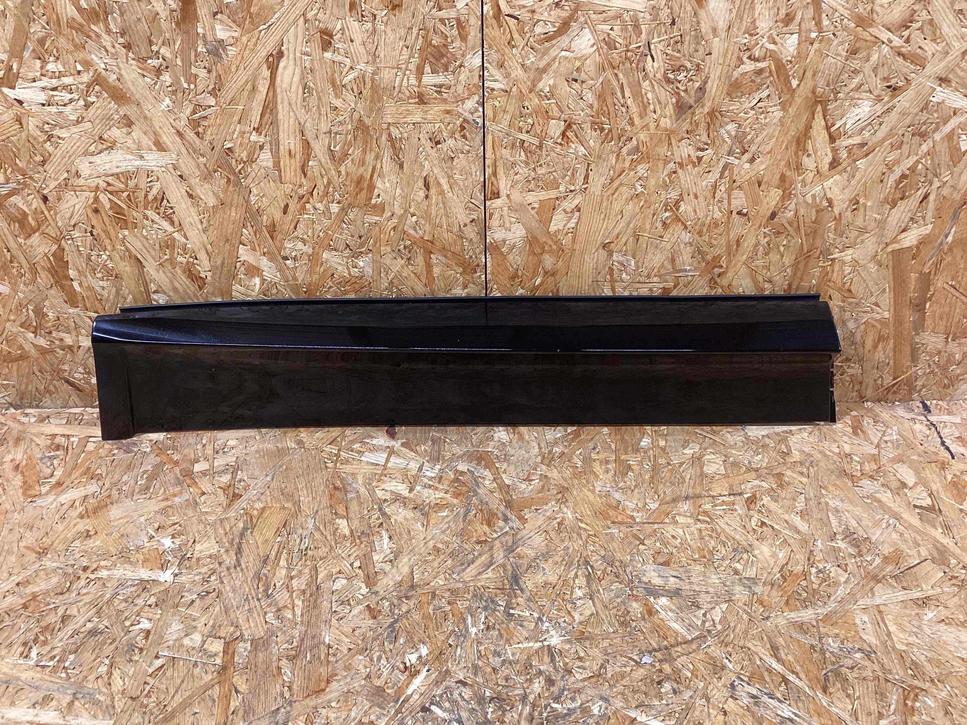 Молдинг двери задней левой Porsche Cayenne 191125-111