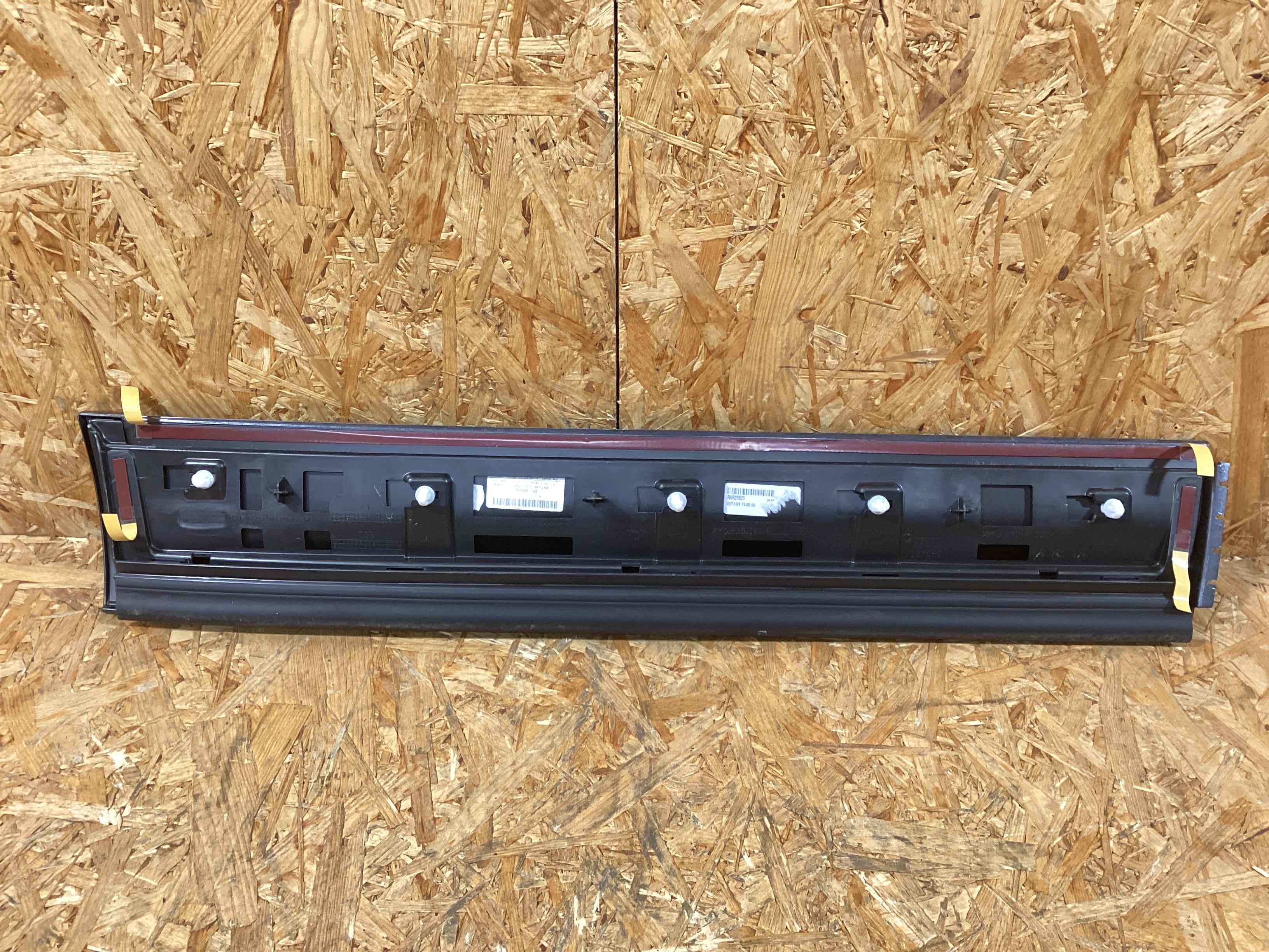 Молдинг двери задней левой Porsche Cayenne 191125-112