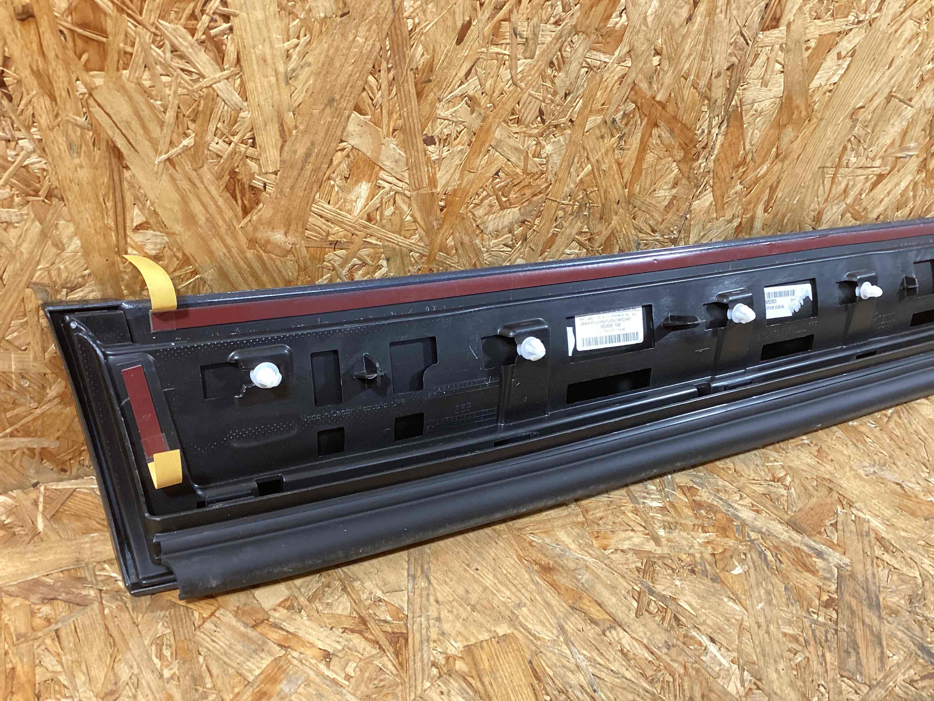 Молдинг двери задней левой Porsche Cayenne 191125-112