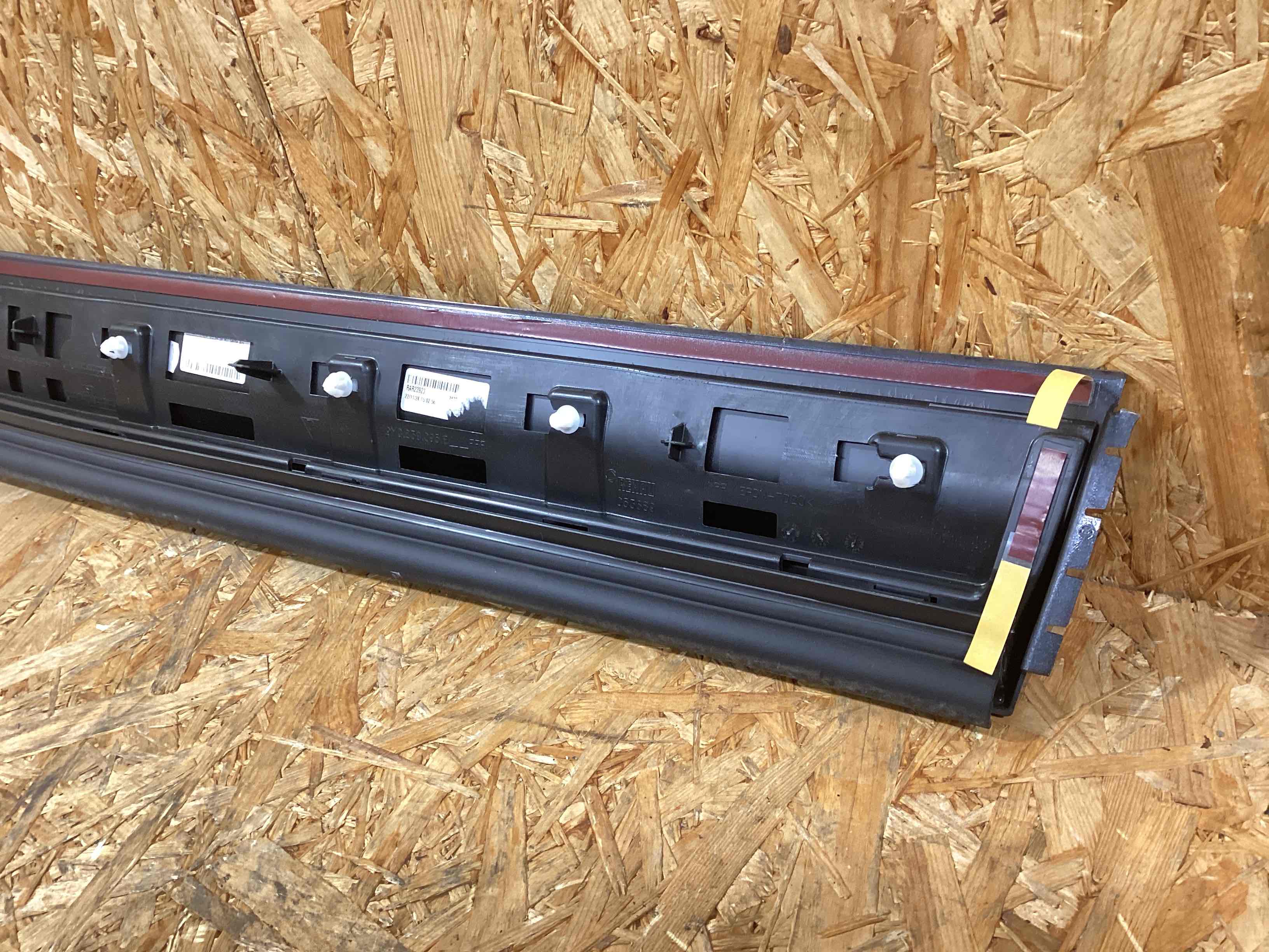 Молдинг двери задней левой Porsche Cayenne 191125-112