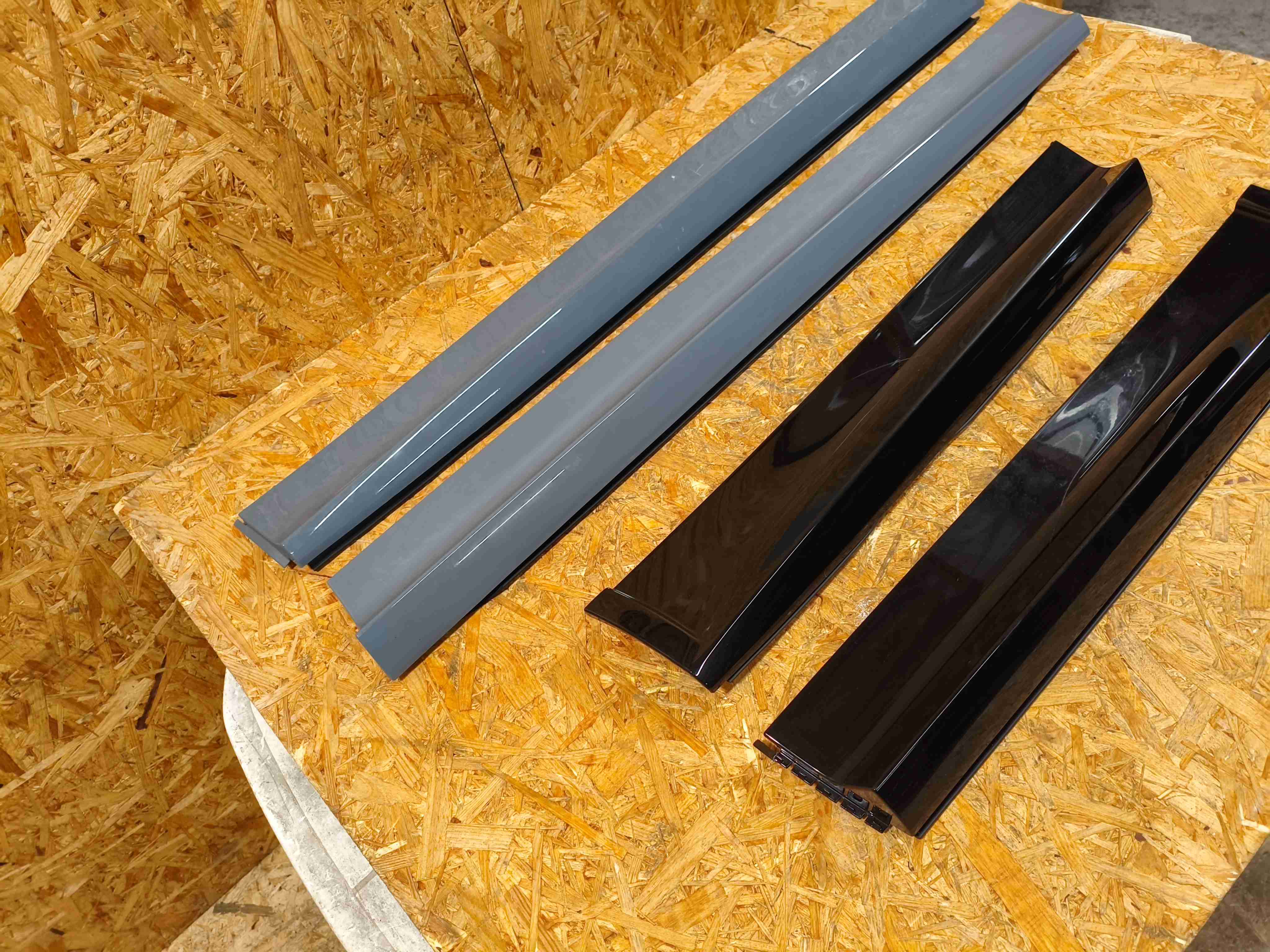 Молдинг двери задней левой Porsche Cayenne 191125-115