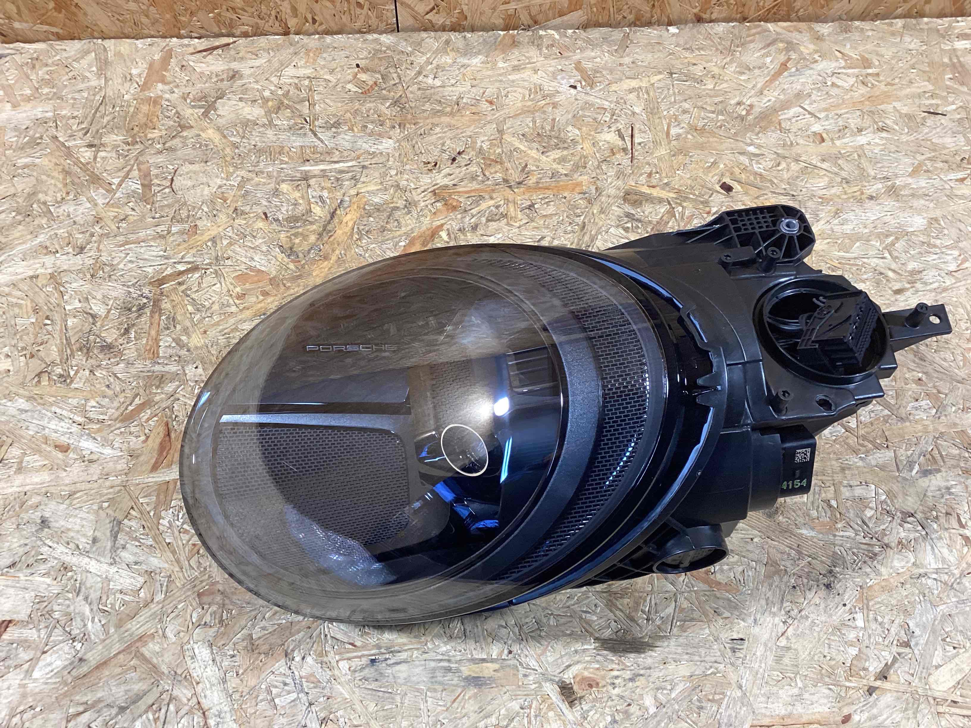 Фара правая Porsche 911 200225-117