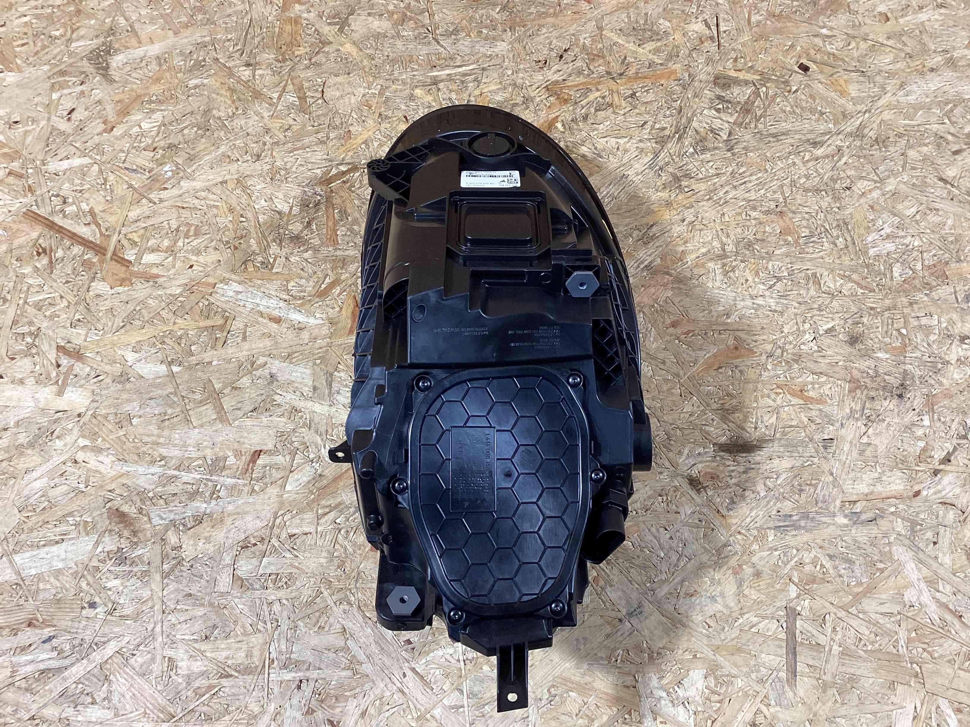 Фара правая Porsche 911 200225-117