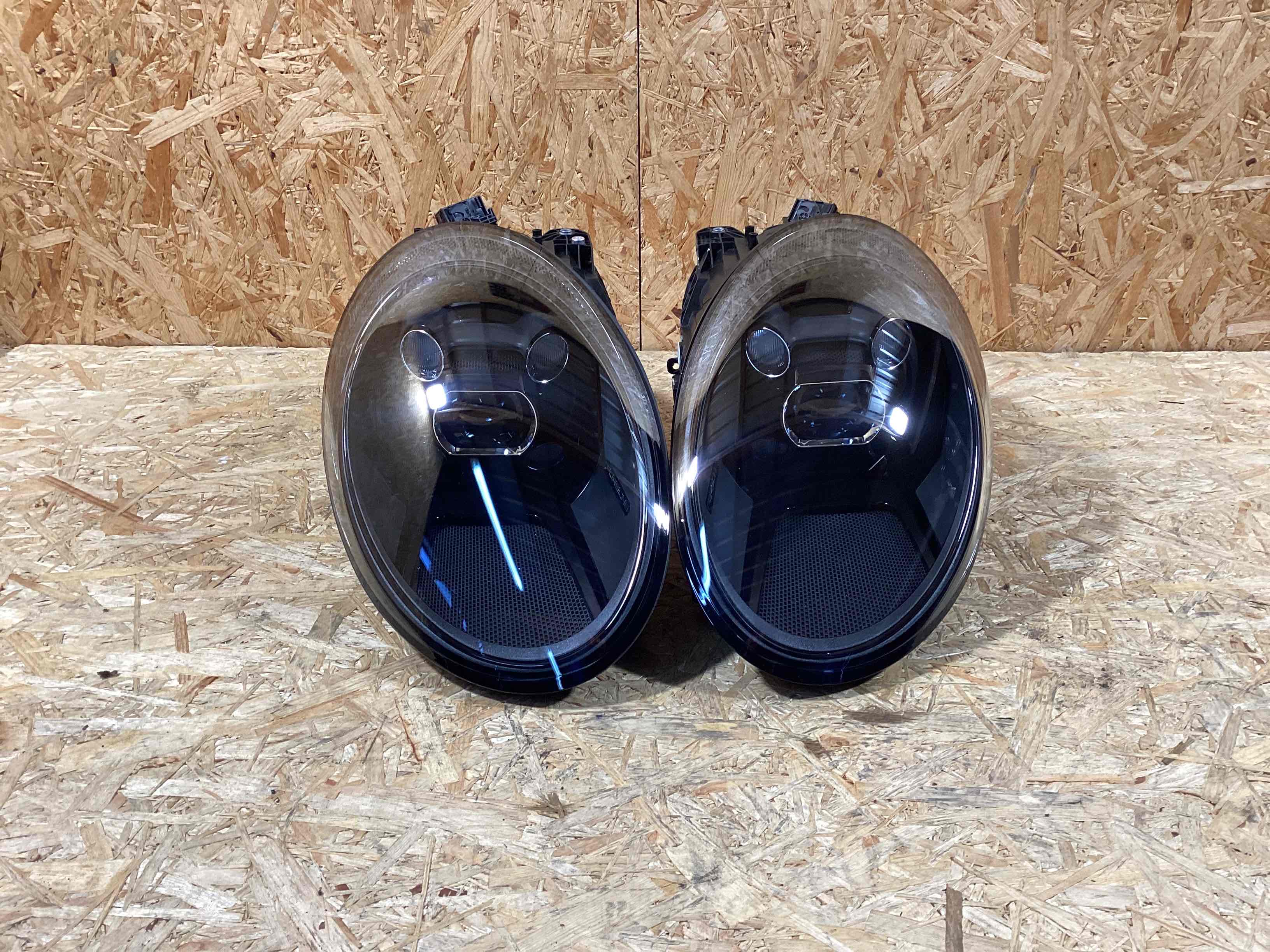 Фара правая Porsche 911 200225-117