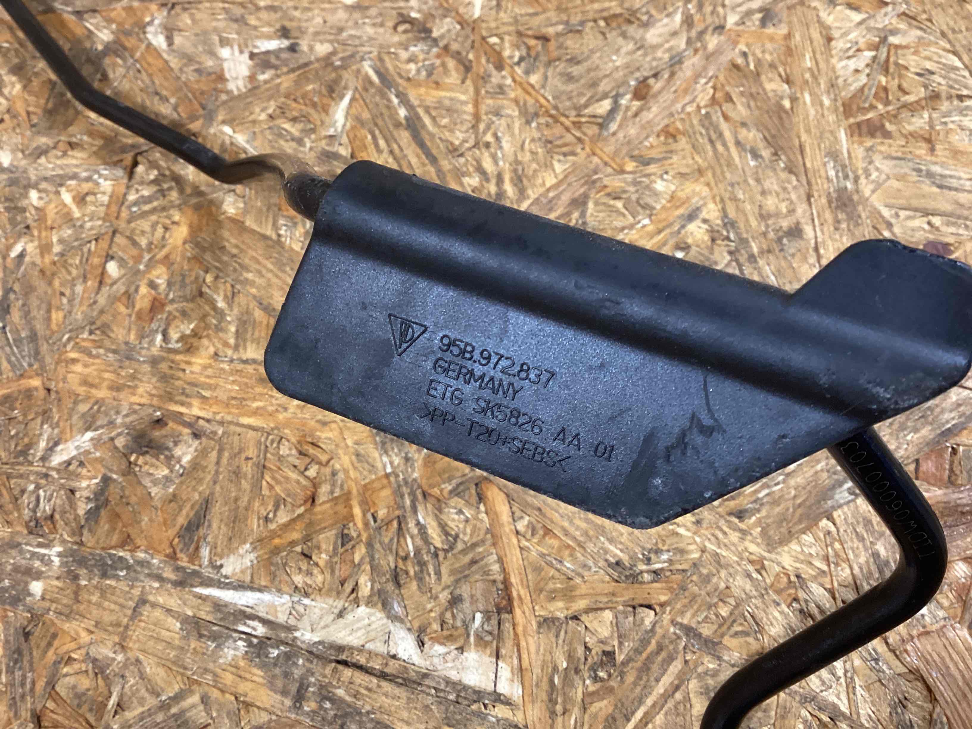 Патрубок Porsche Macan 200226-104