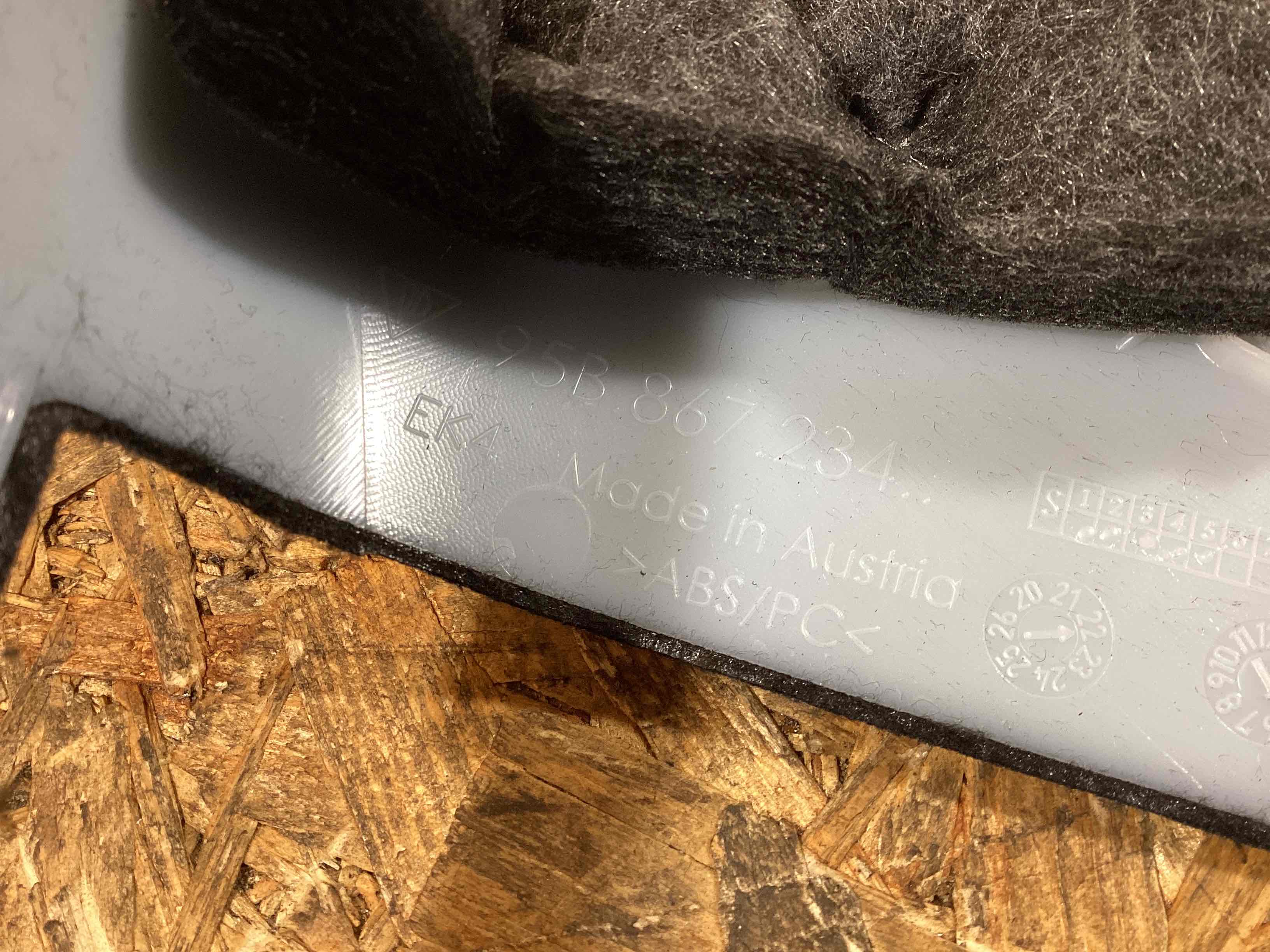 Обшивка салона Porsche Macan 200226-108