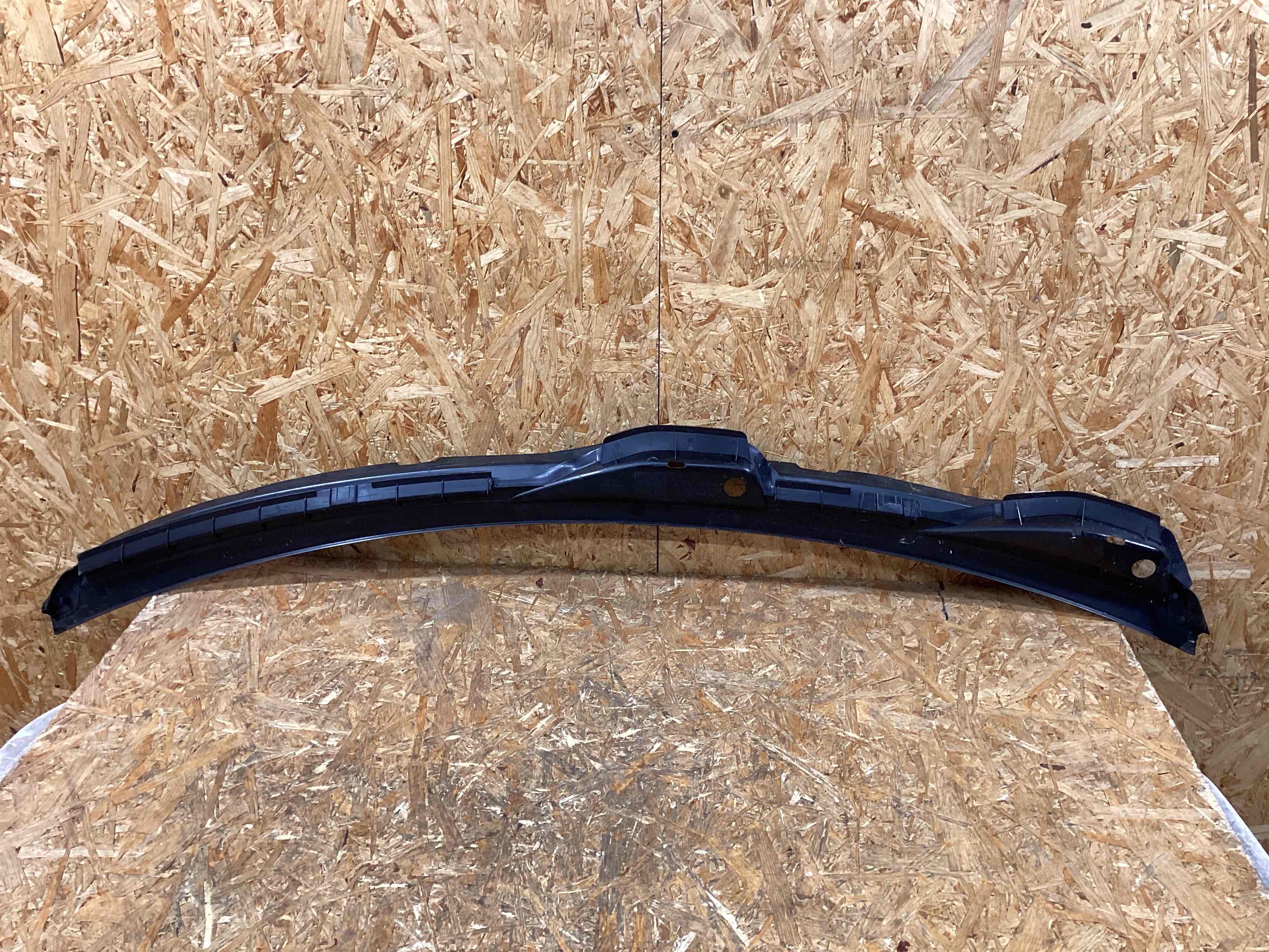 Жабо трапеции дворников, крепление жабо Porsche Macan 200226-112