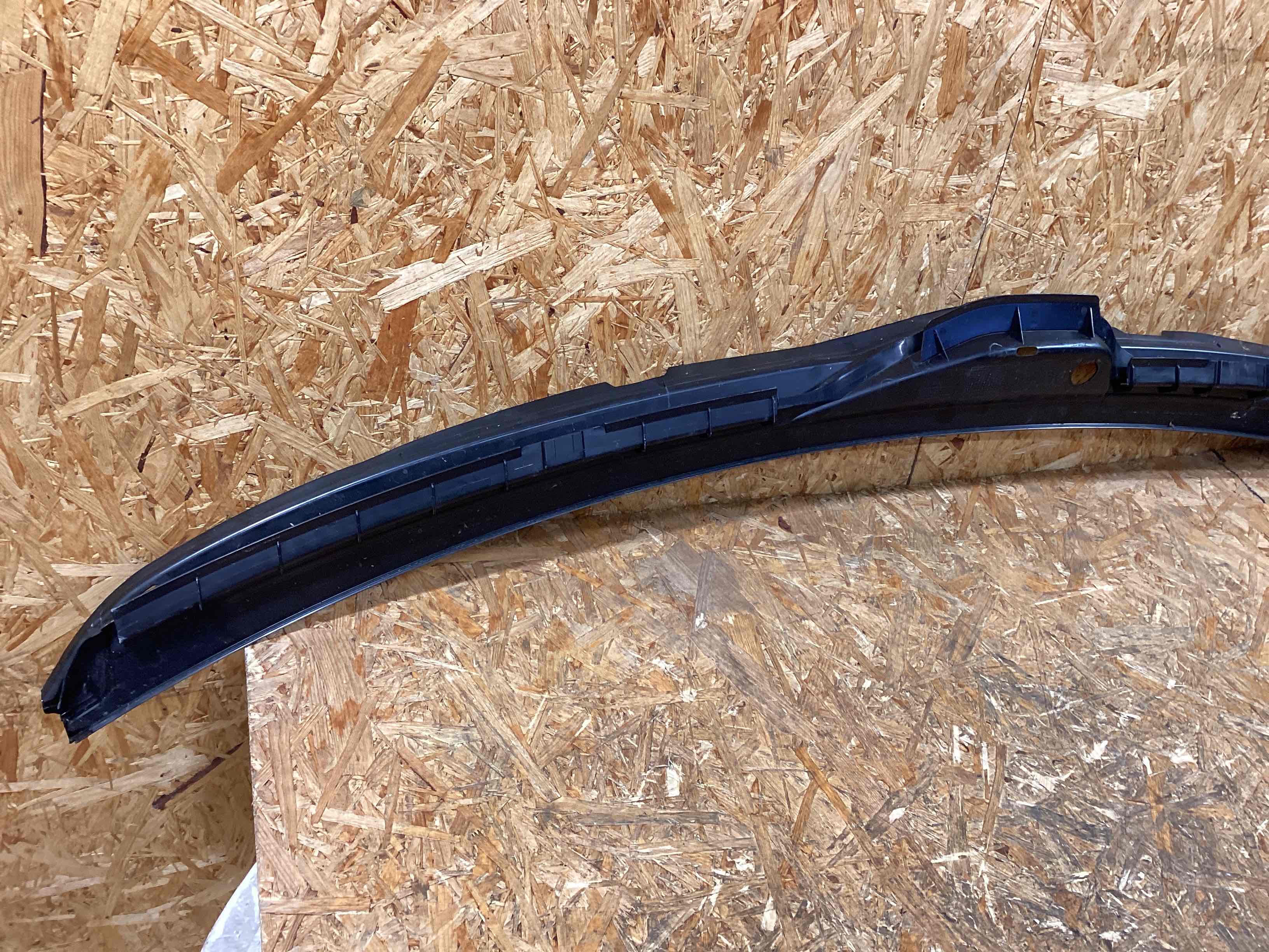 Жабо трапеции дворников, крепление жабо Porsche Macan 200226-112