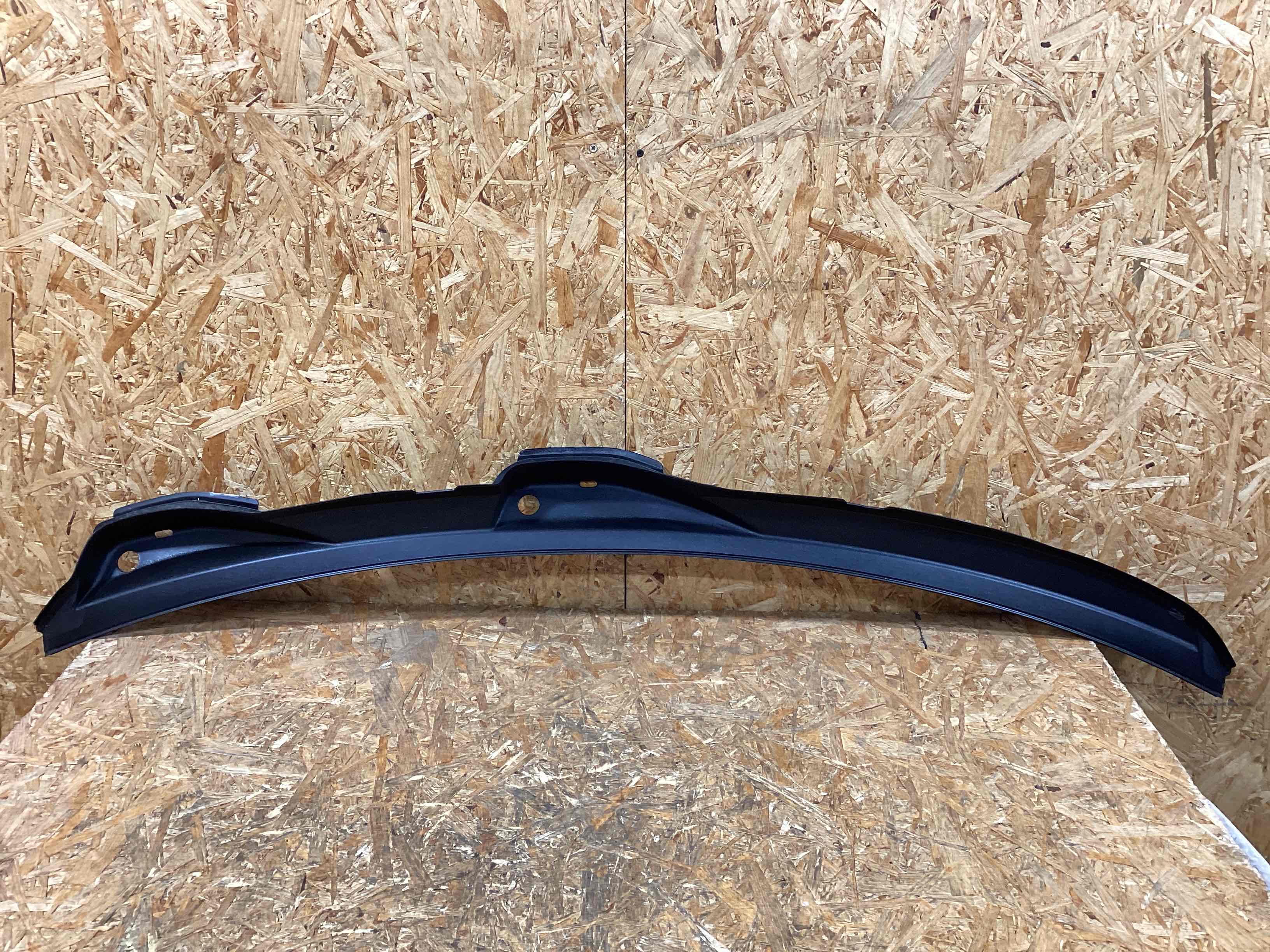 Жабо трапеции дворников, крепление жабо Porsche Macan 200226-112