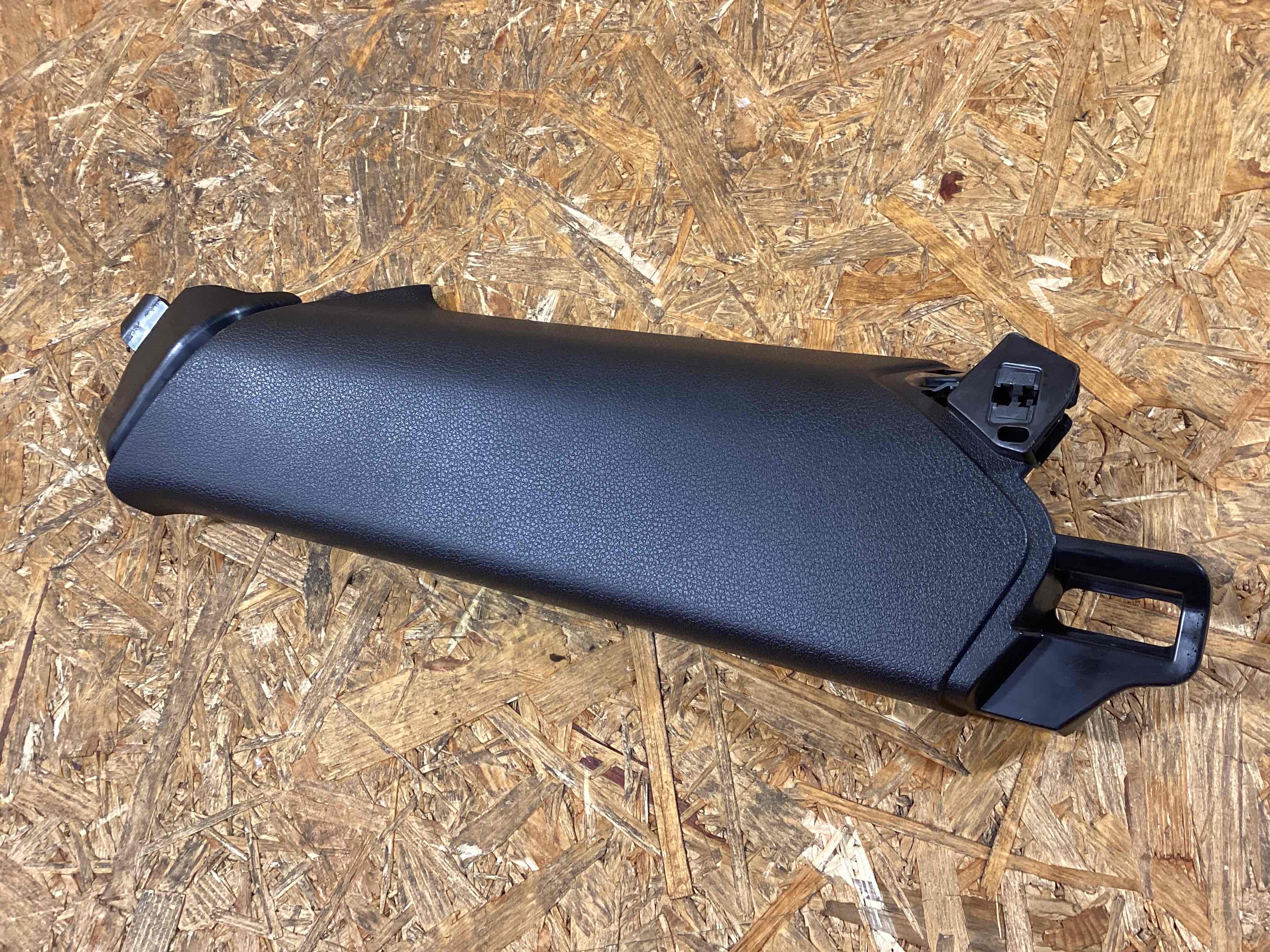 Элемент отделки салона, багажника Porsche Macan 200226-114