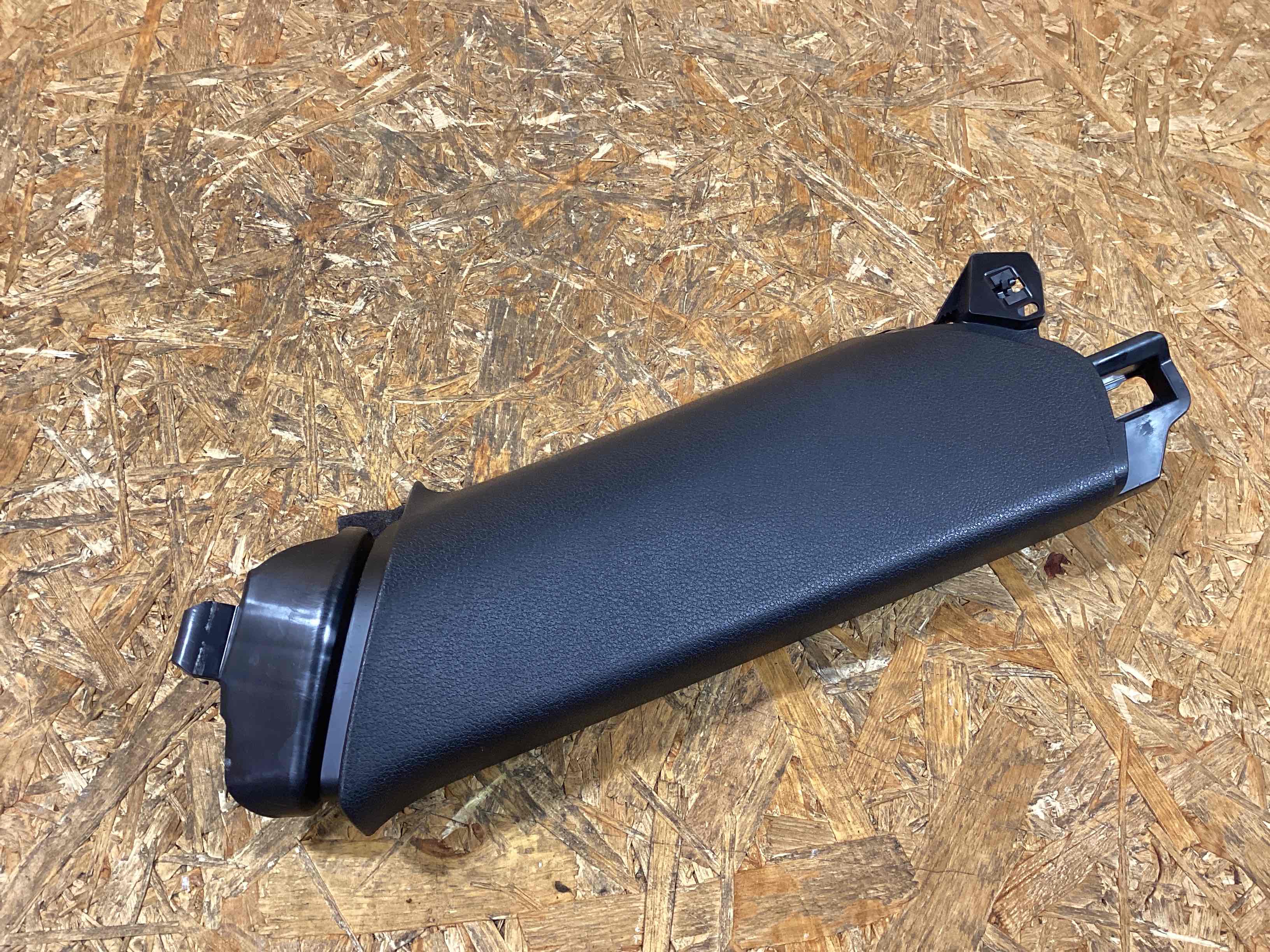 Элемент отделки салона, багажника Porsche Macan 200226-114