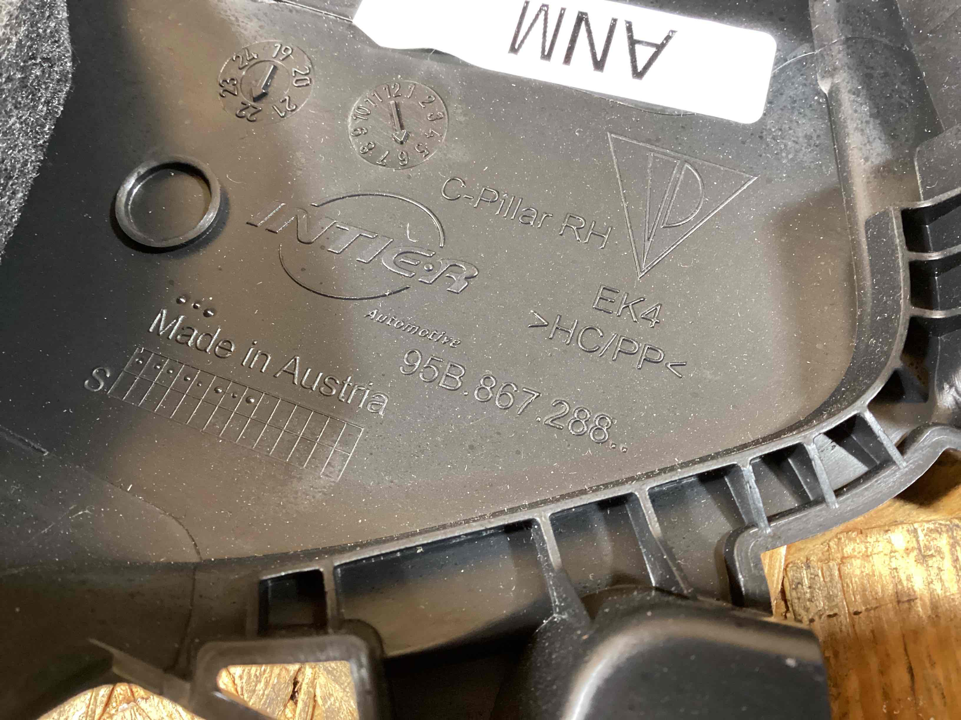 Элемент отделки салона, багажника Porsche Macan 200226-114