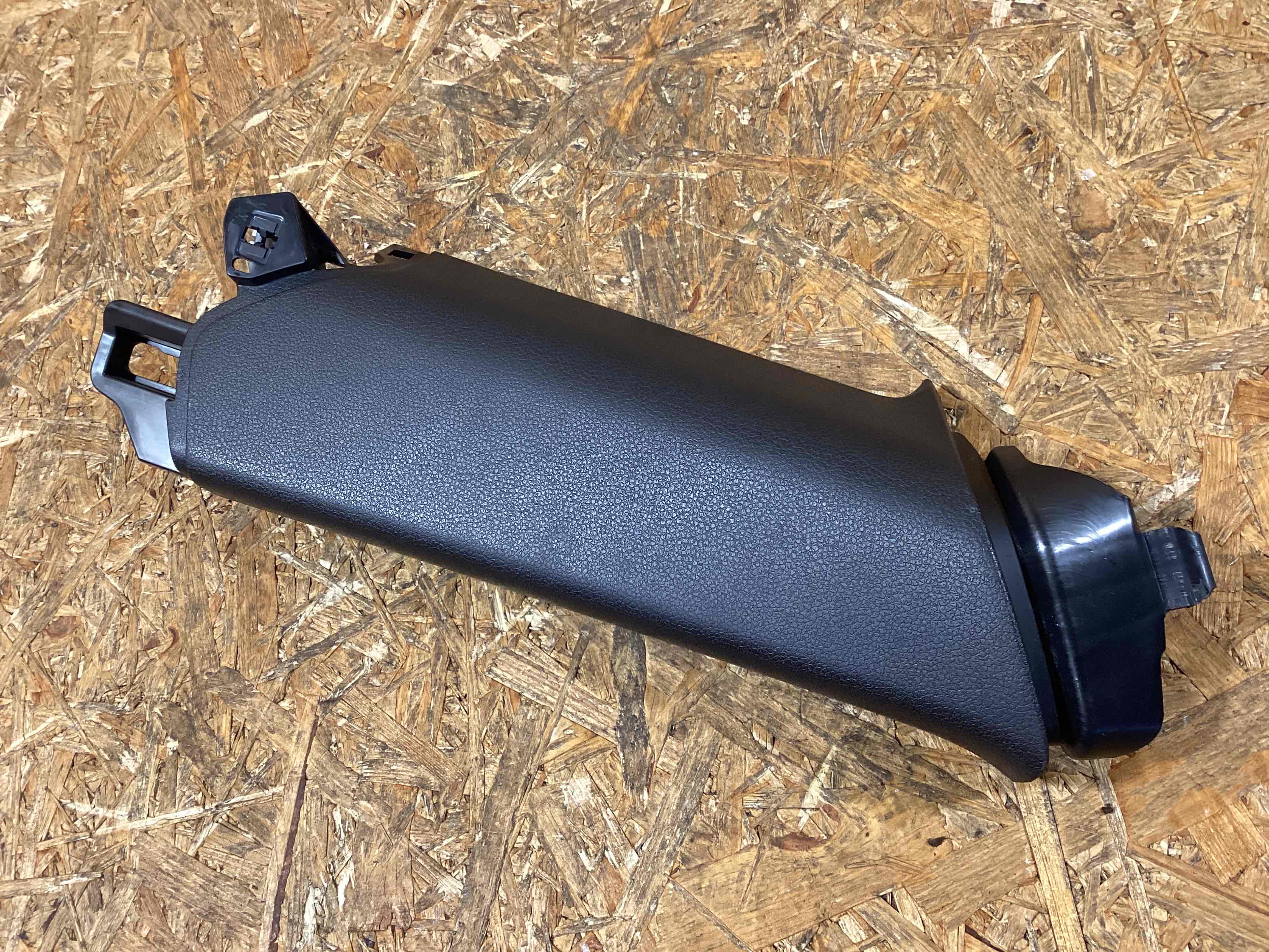 Элемент отделки салона, багажника Porsche Macan 200226-115