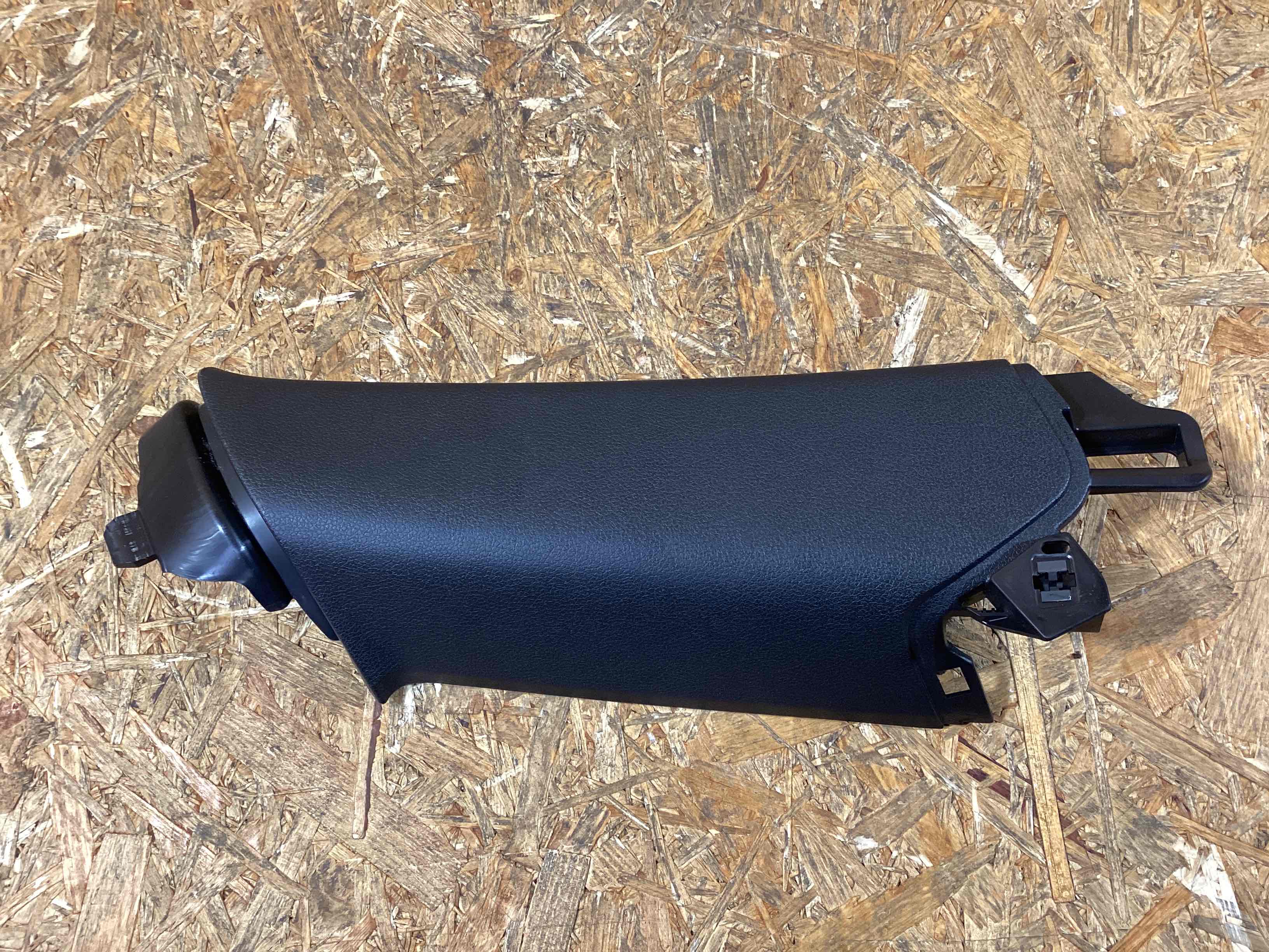 Элемент отделки салона, багажника Porsche Macan 200226-115