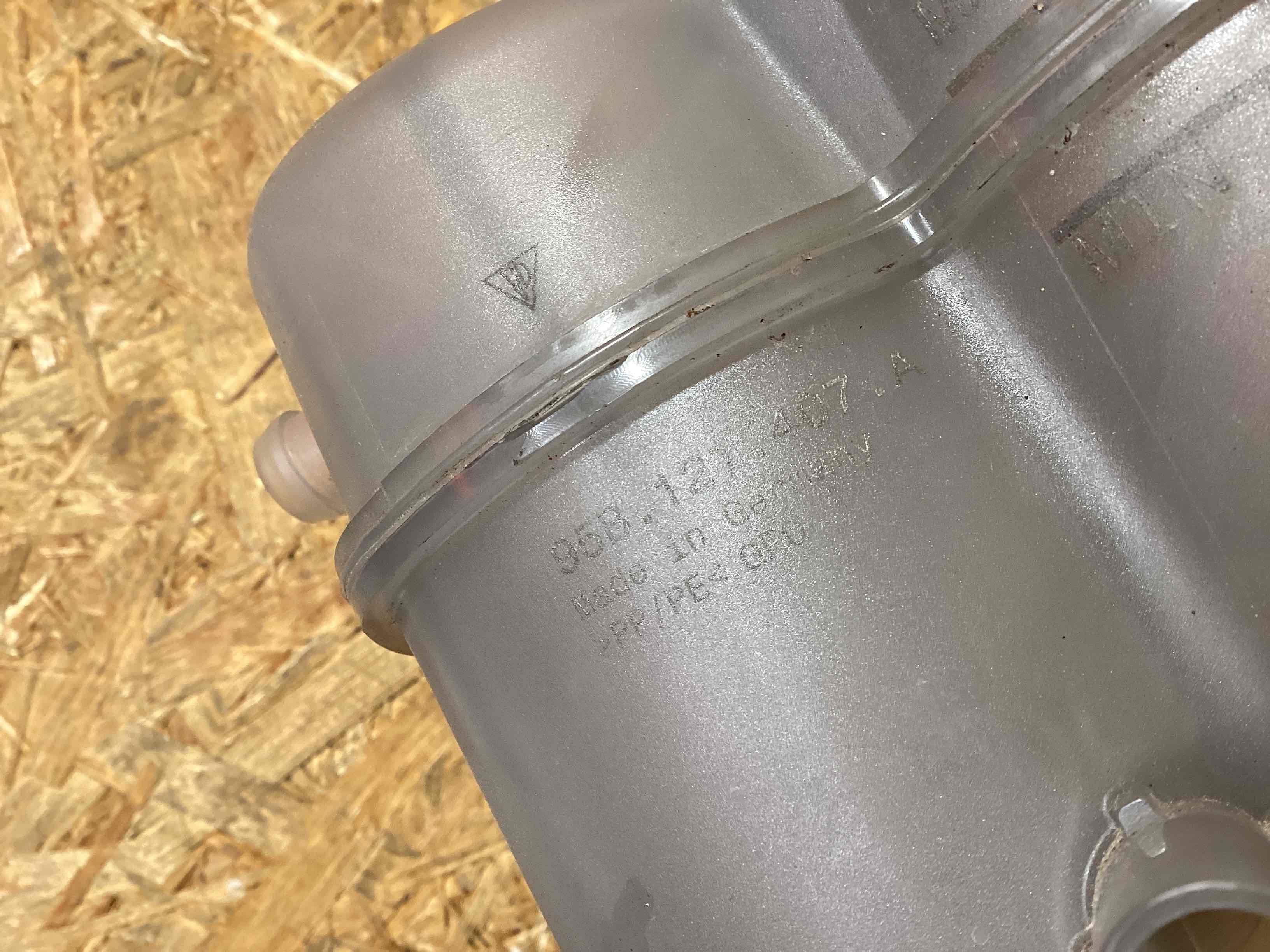 Бачок расширительный Porsche Macan 200226-120