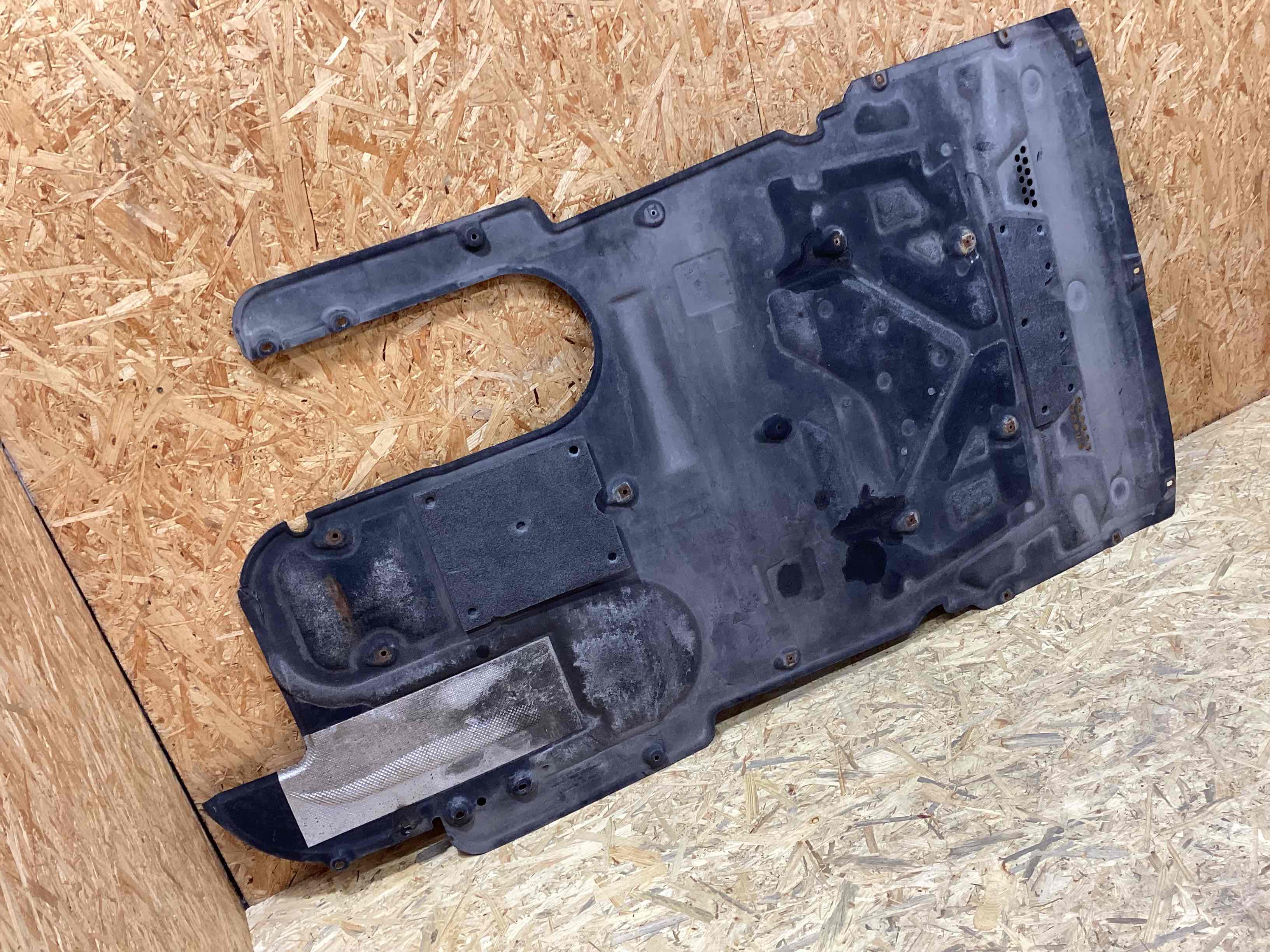 Защита днища кузова Porsche Panamera 200326-108