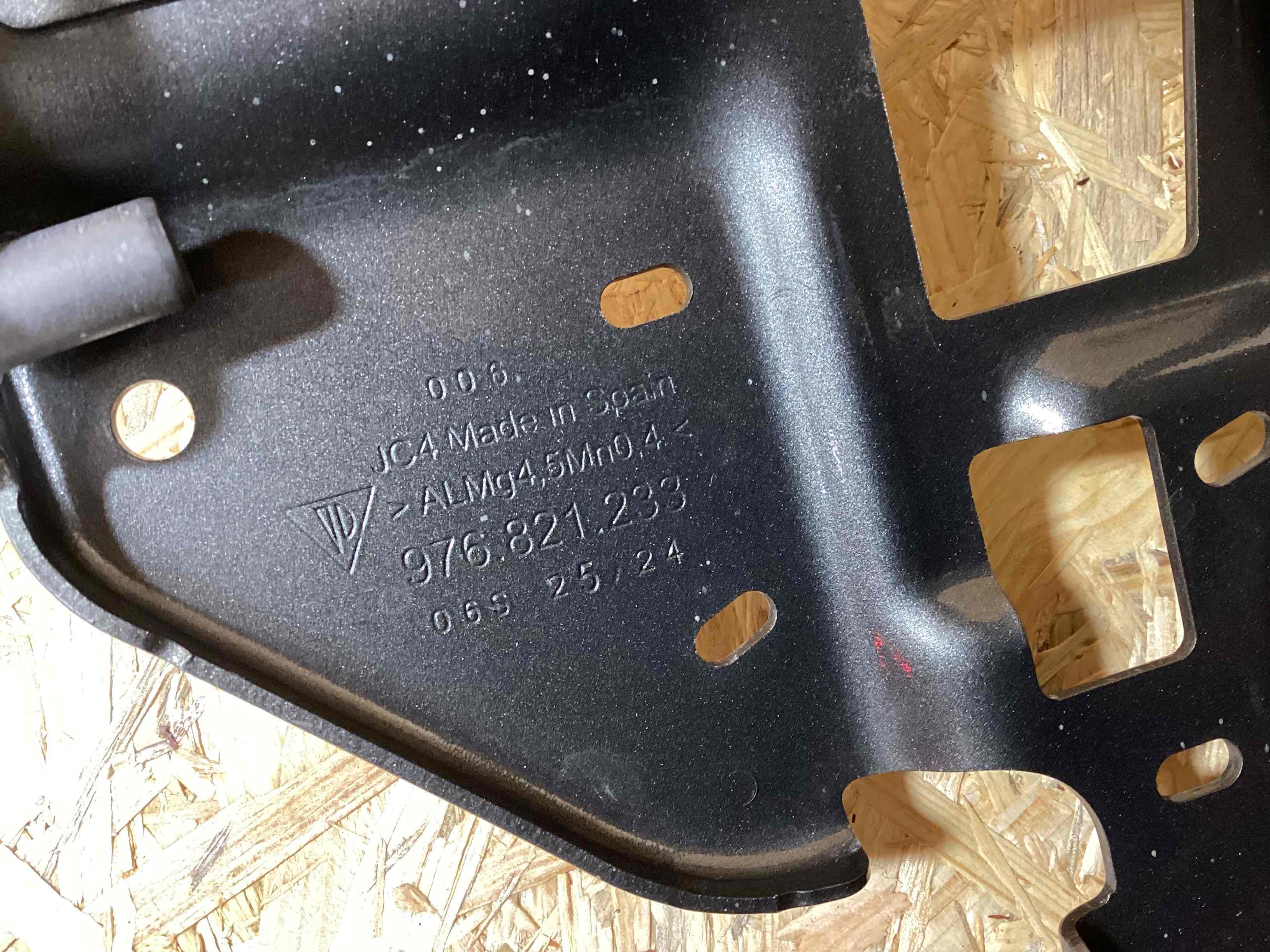 Крыло переднее левое Porsche Panamera 200326-109