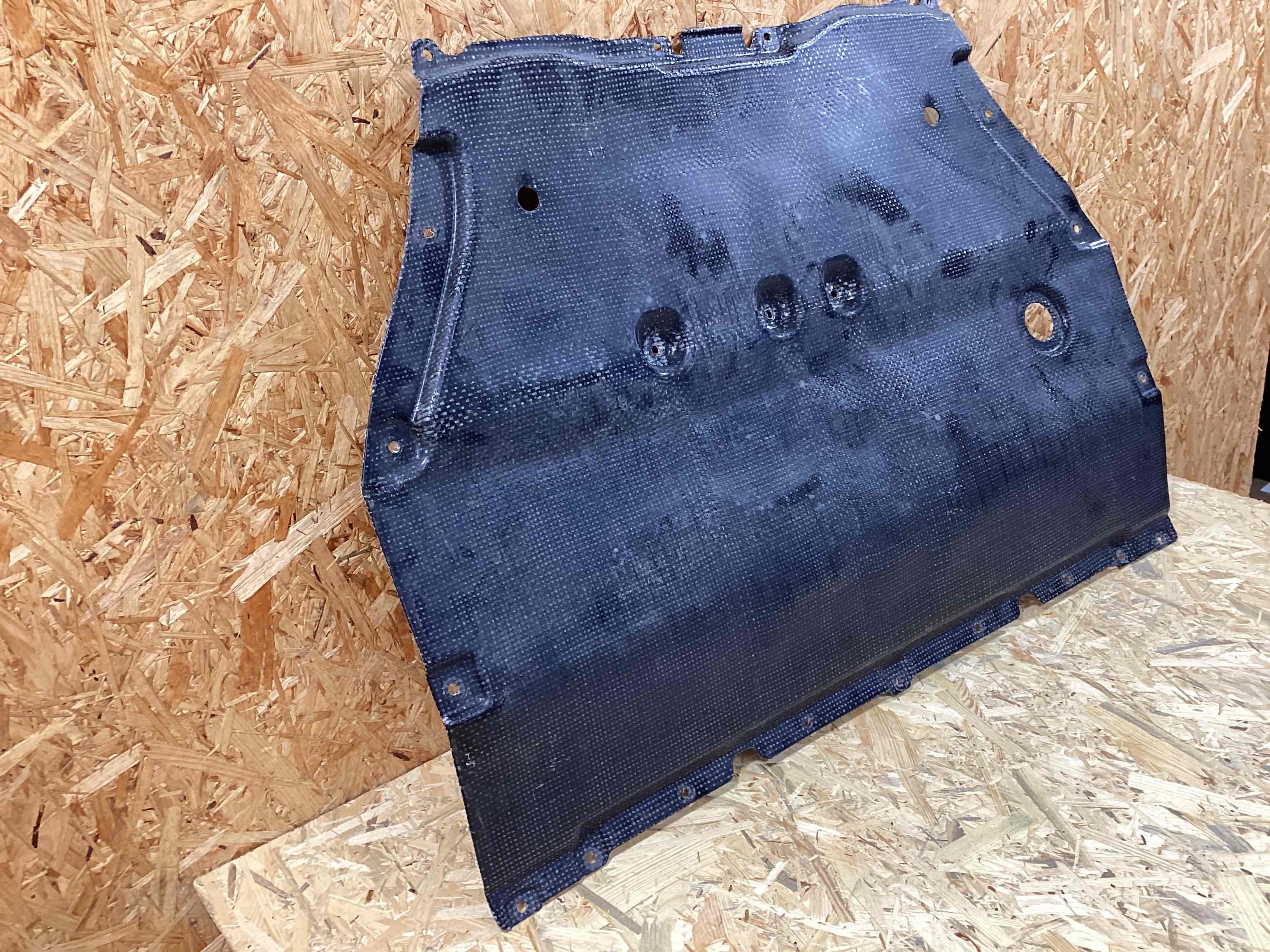 Защита днища кузова Porsche Cayenne 200326-110