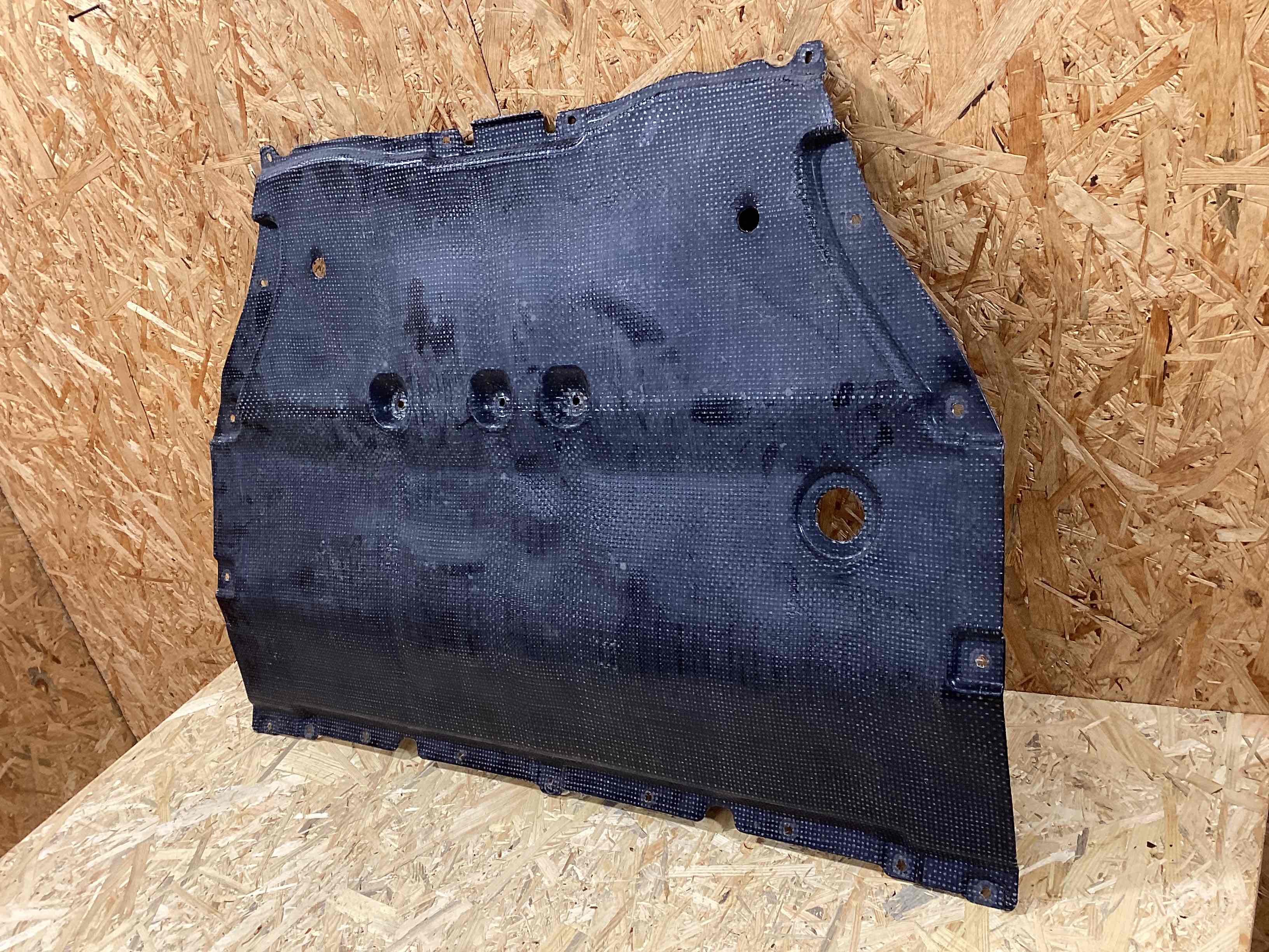 Защита днища кузова Porsche Cayenne 200326-110