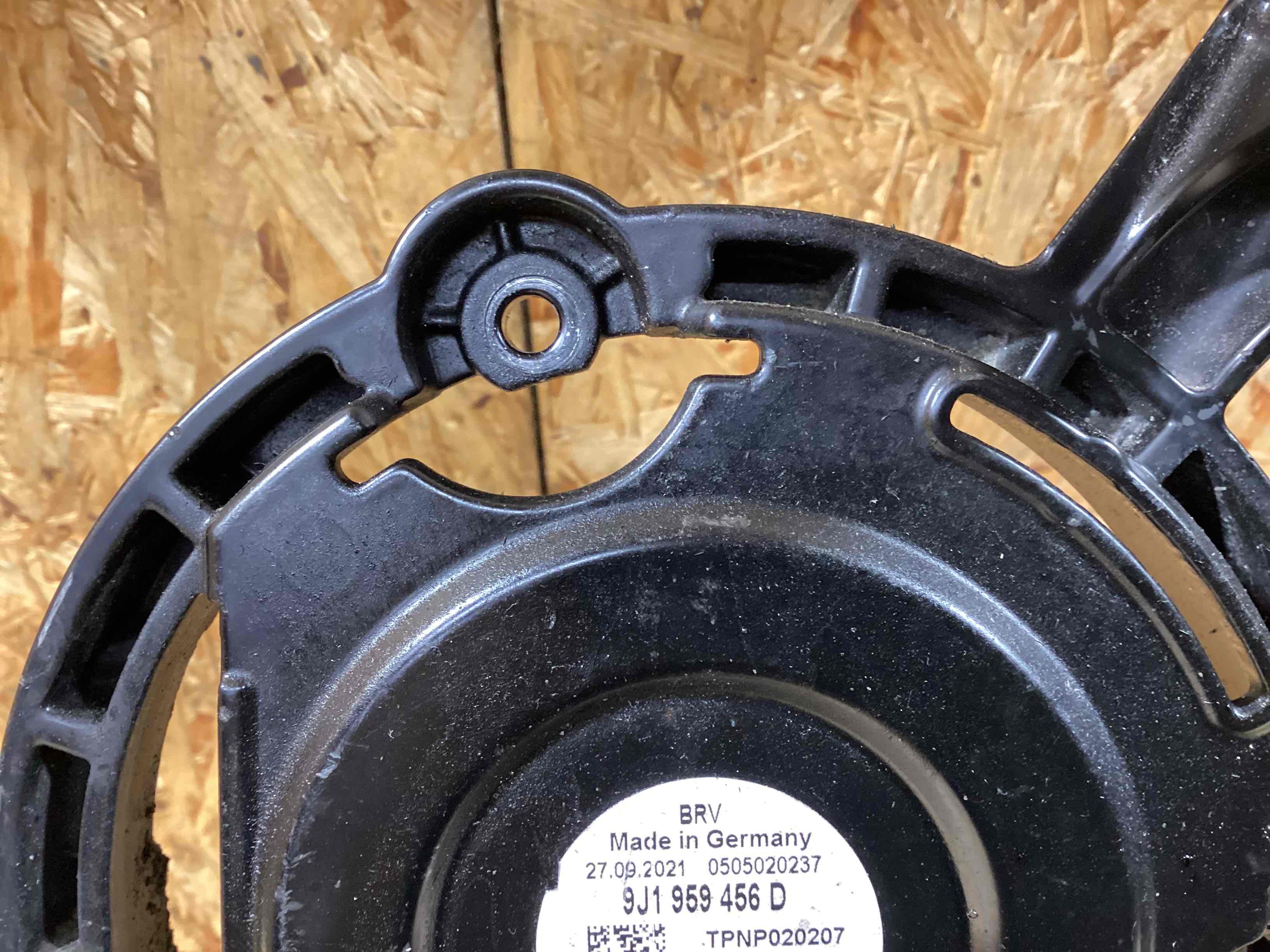 Вентилятор радиатора, вентиляторы Porsche Taycan 200326-114