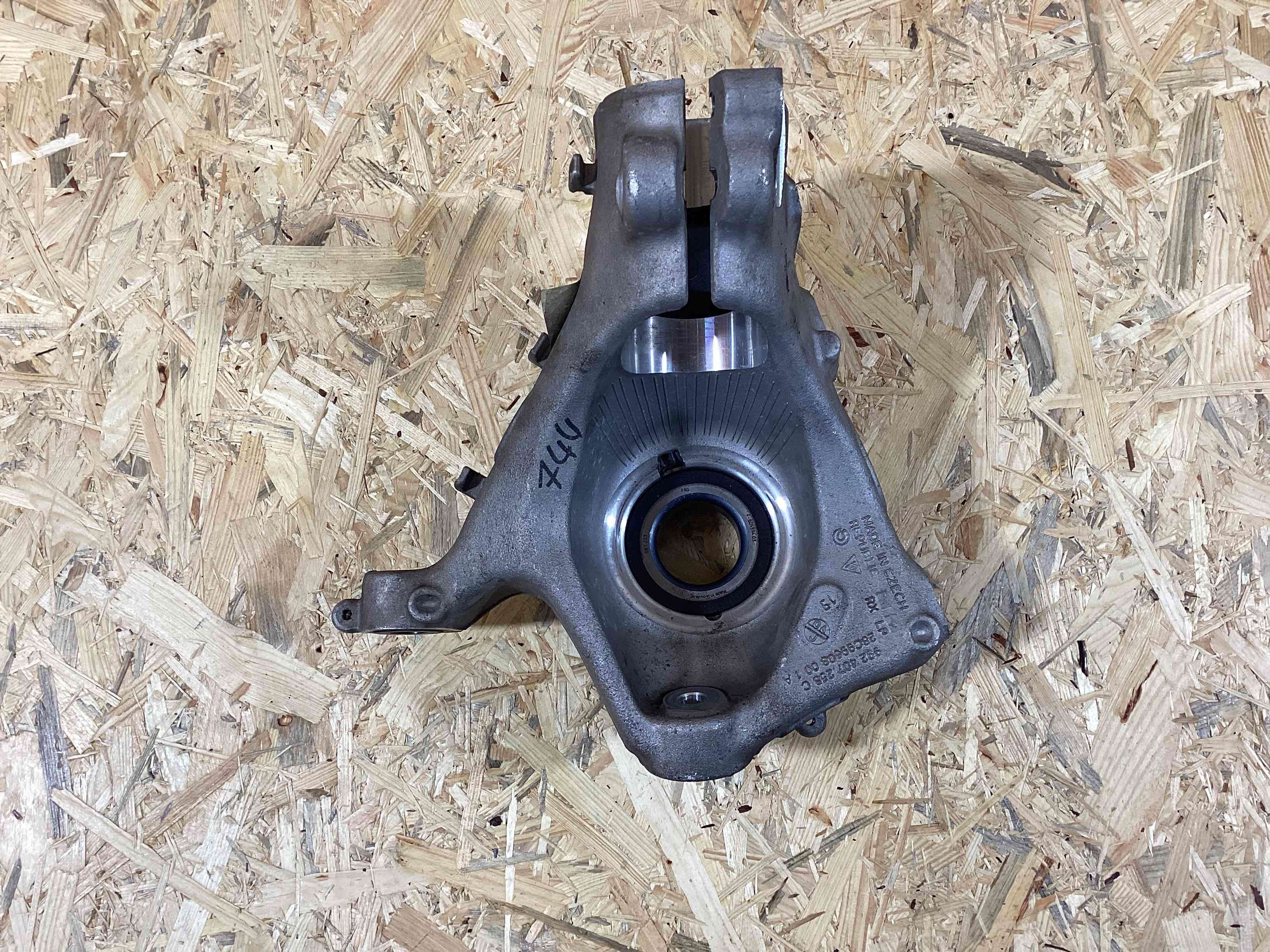 Кулак поворотный правый Porsche 911 200326-120