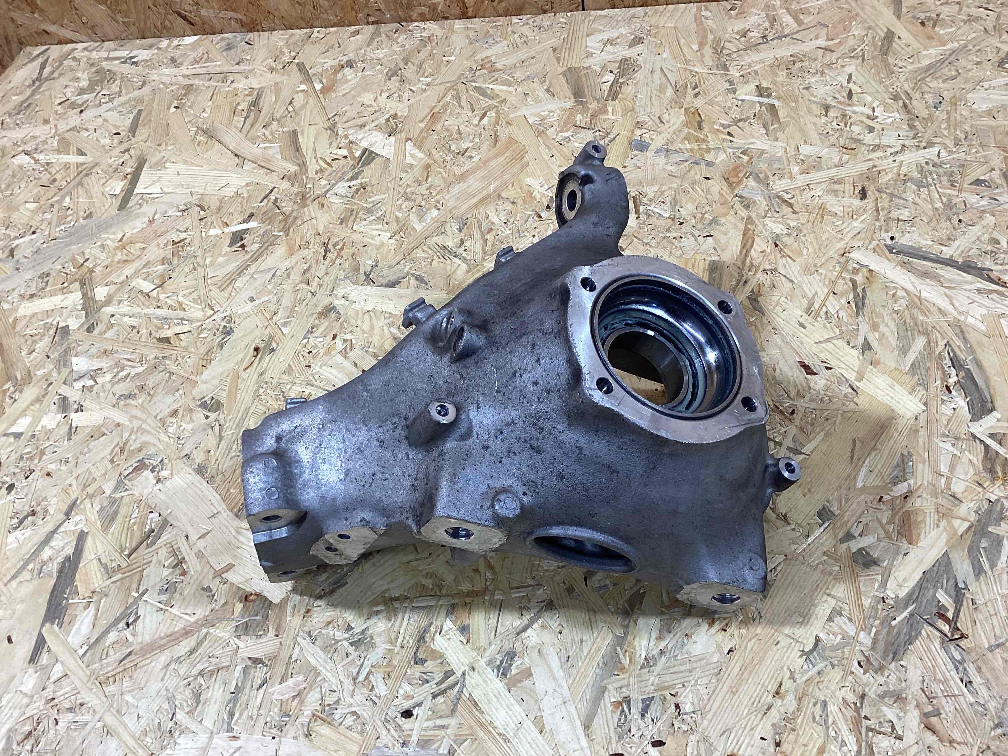 Кулак поворотный правый Porsche 911 200326-120