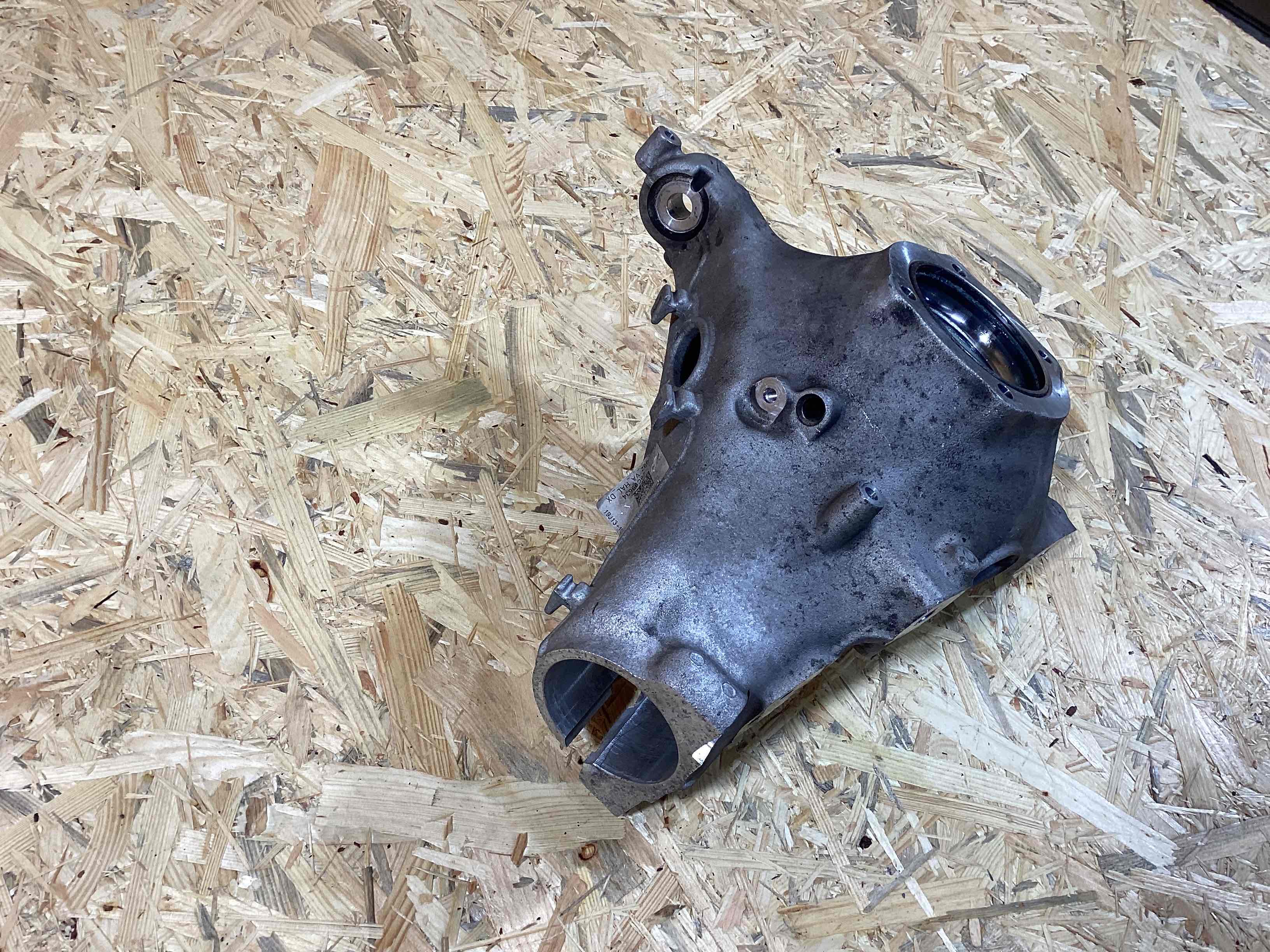 Кулак поворотный правый Porsche 911 200326-120