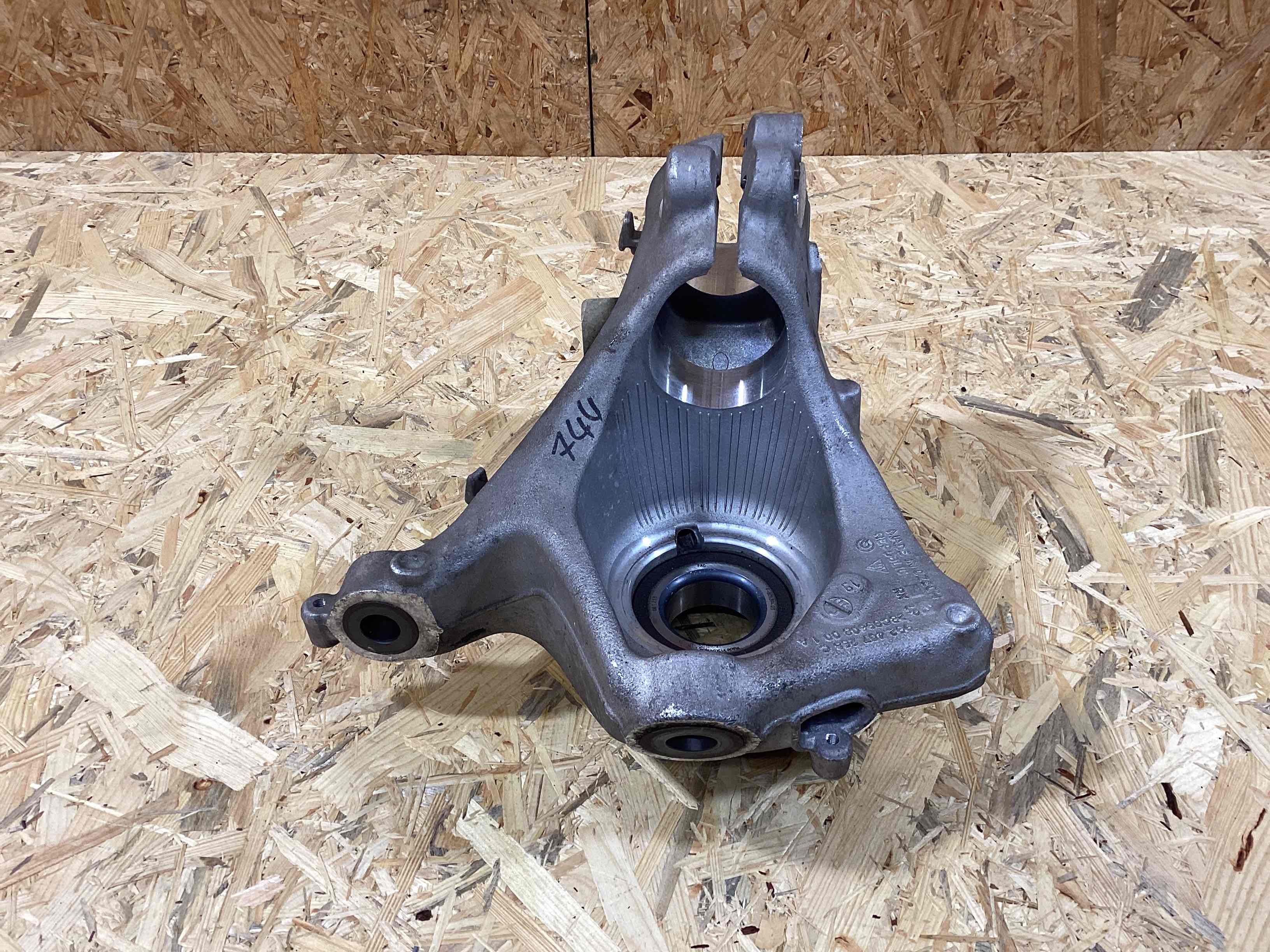 Кулак поворотный правый Porsche 911 200326-120