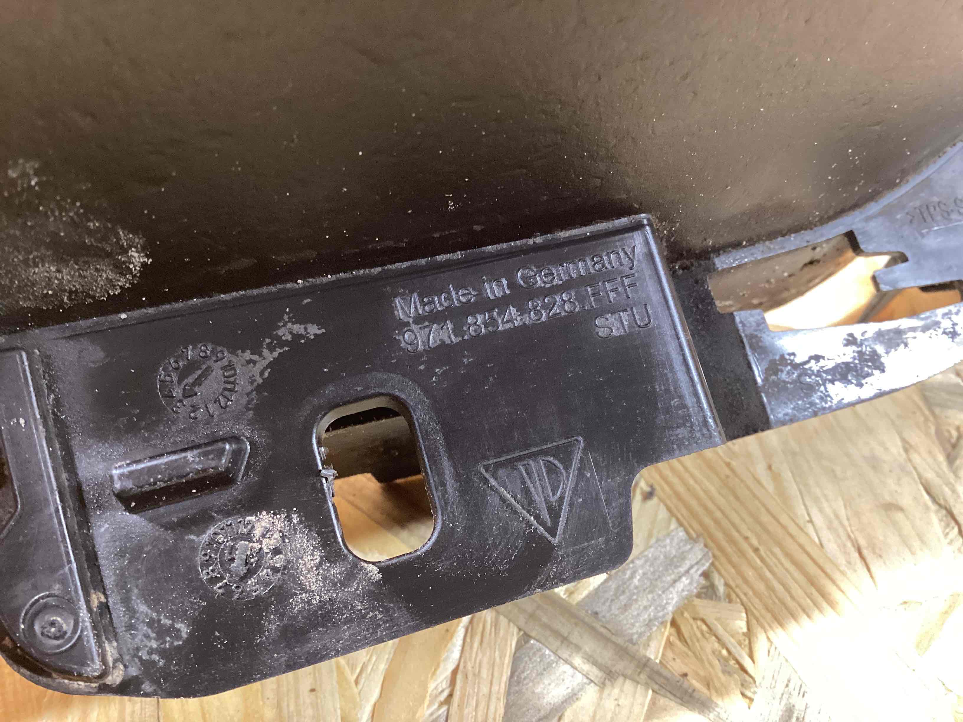 Брызговик Porsche Panamera 200426-121