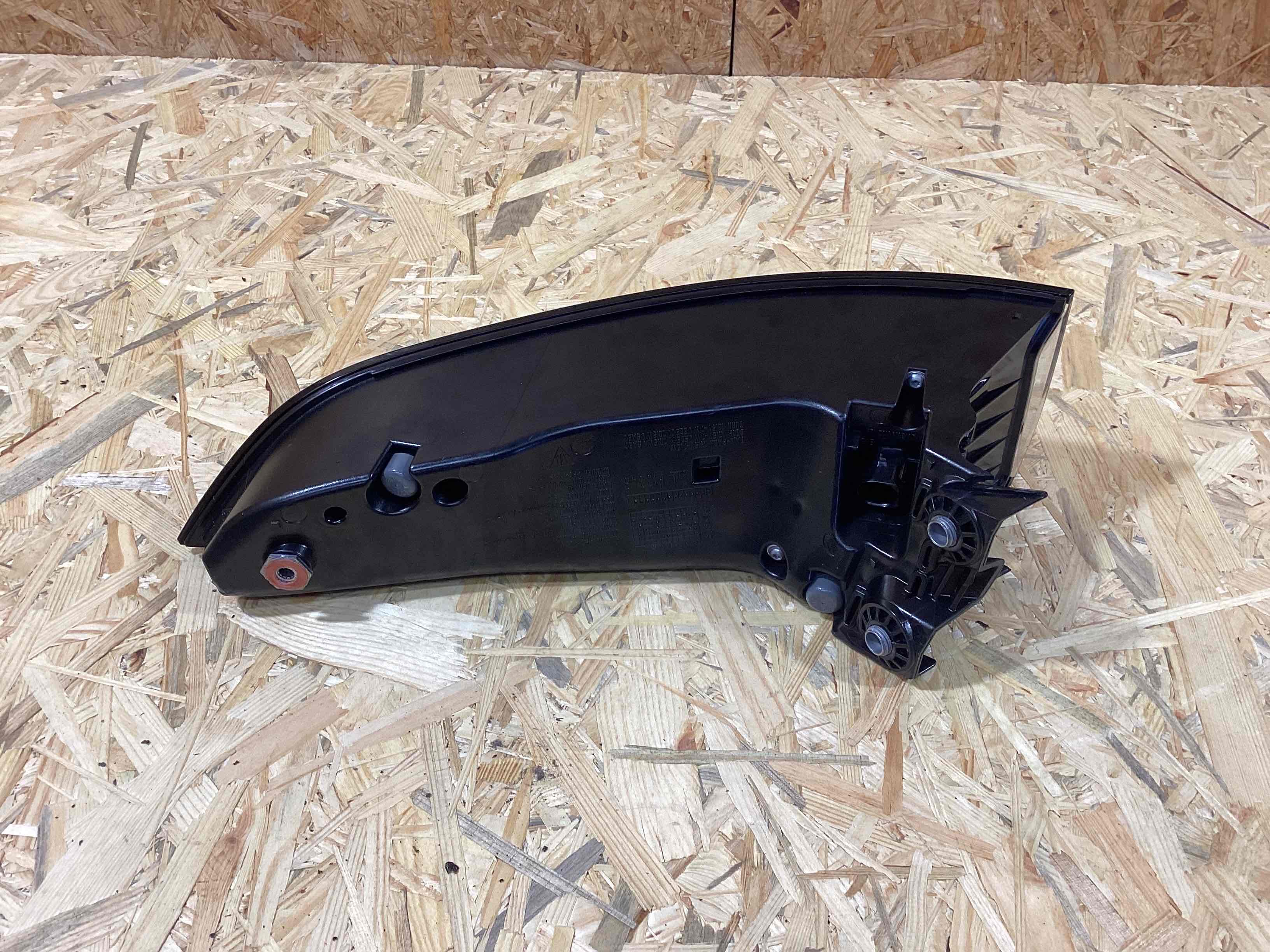 Фонарь задний левый Porsche Cayenne 200426-124