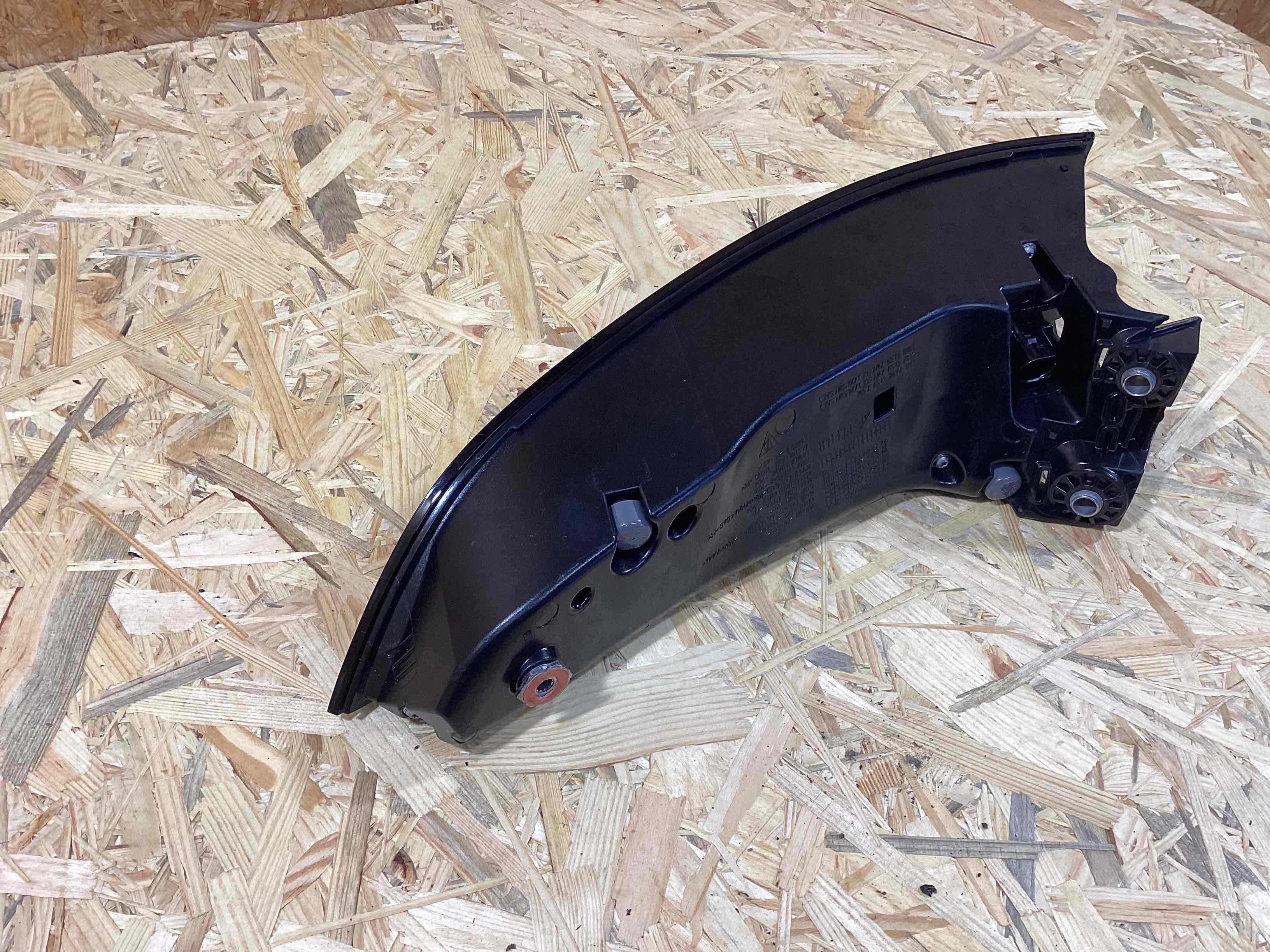 Фонарь задний левый Porsche Cayenne 200426-124