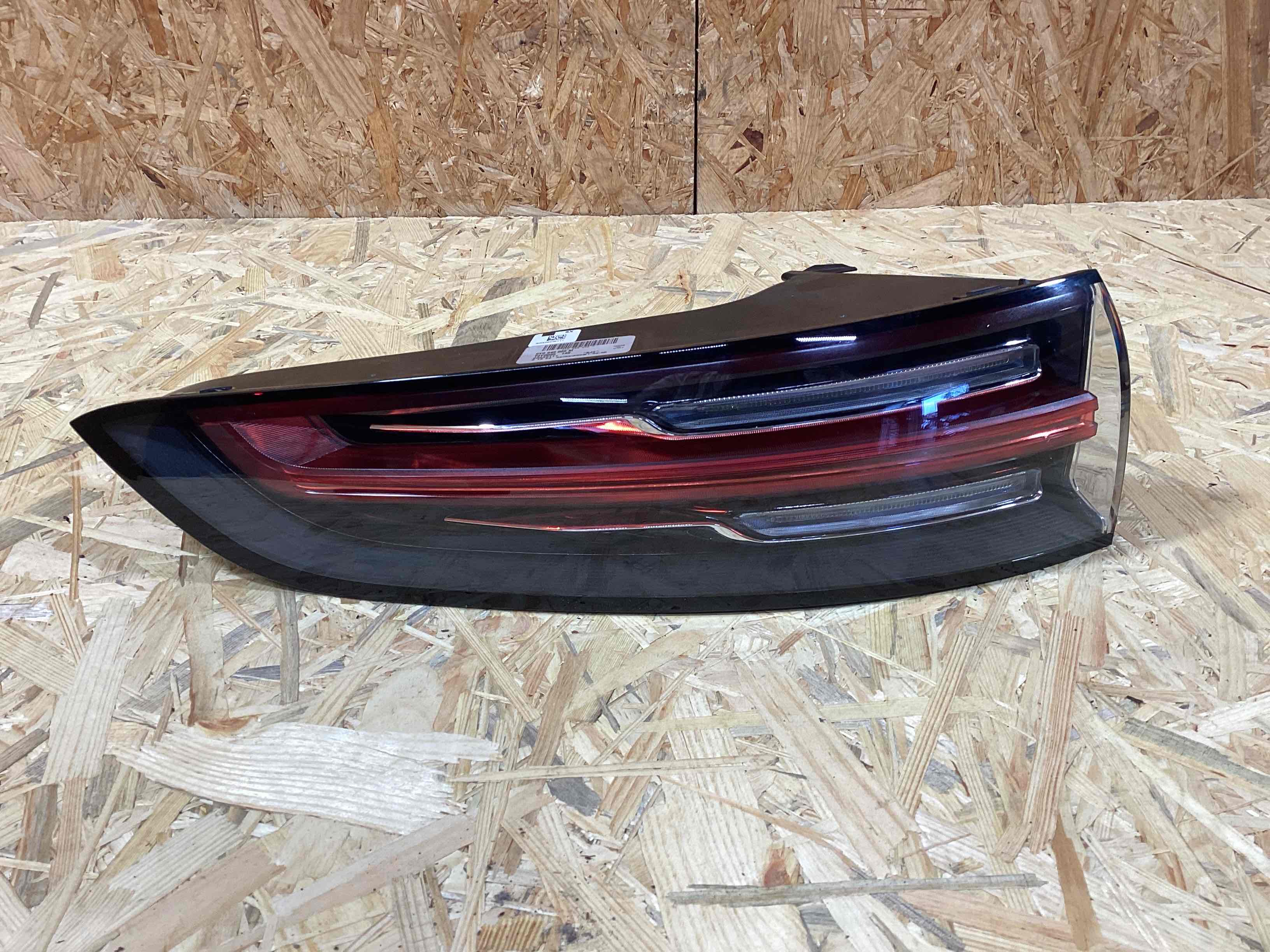 Фонарь задний левый Porsche Cayenne 200426-124