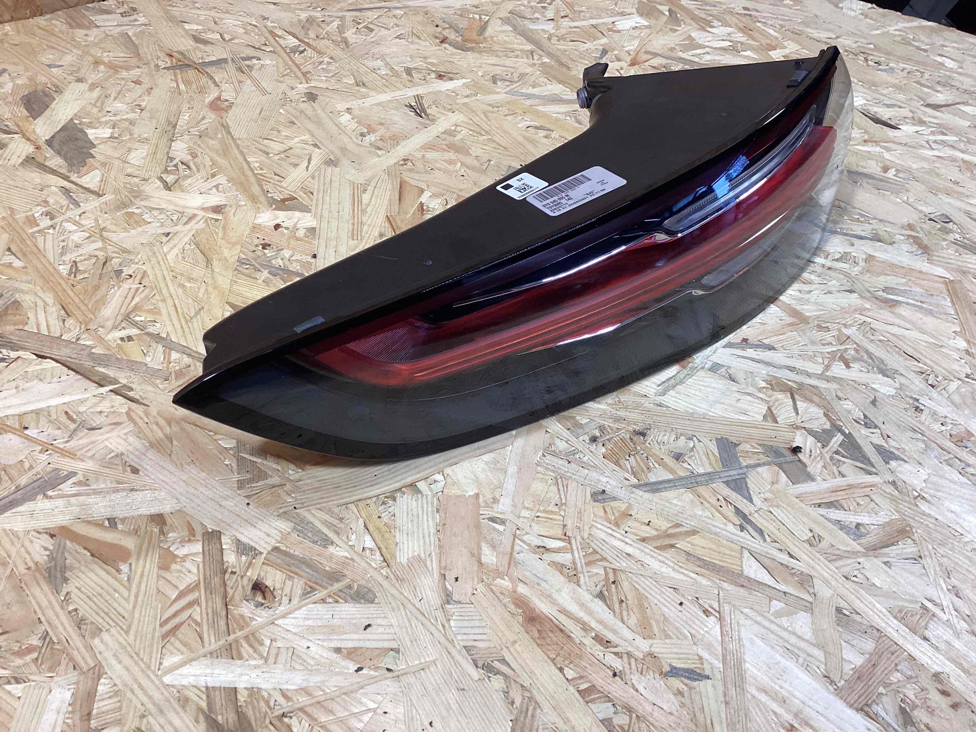 Фонарь задний левый Porsche Cayenne 200426-125