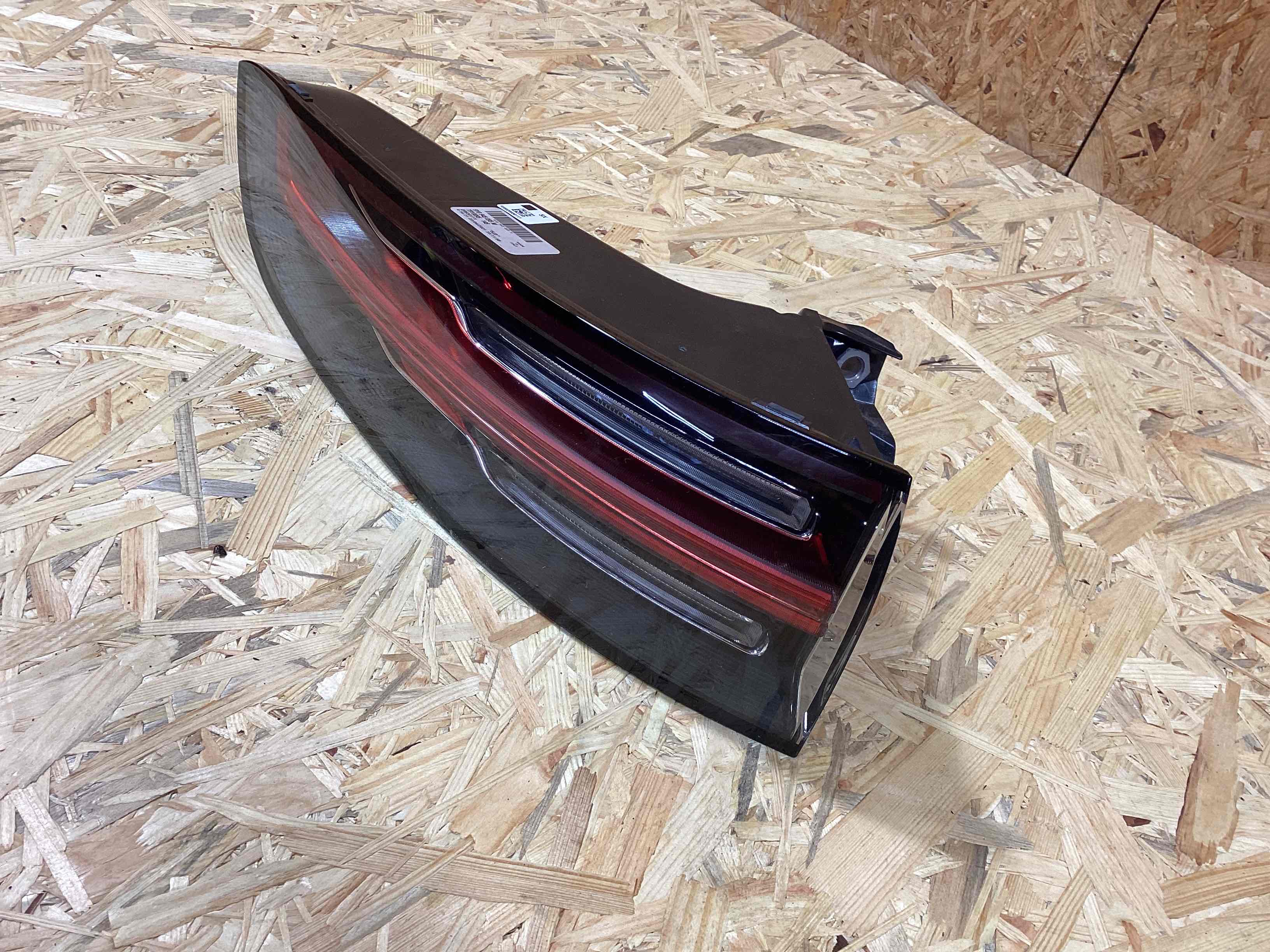 Фонарь задний левый Porsche Cayenne 200426-125