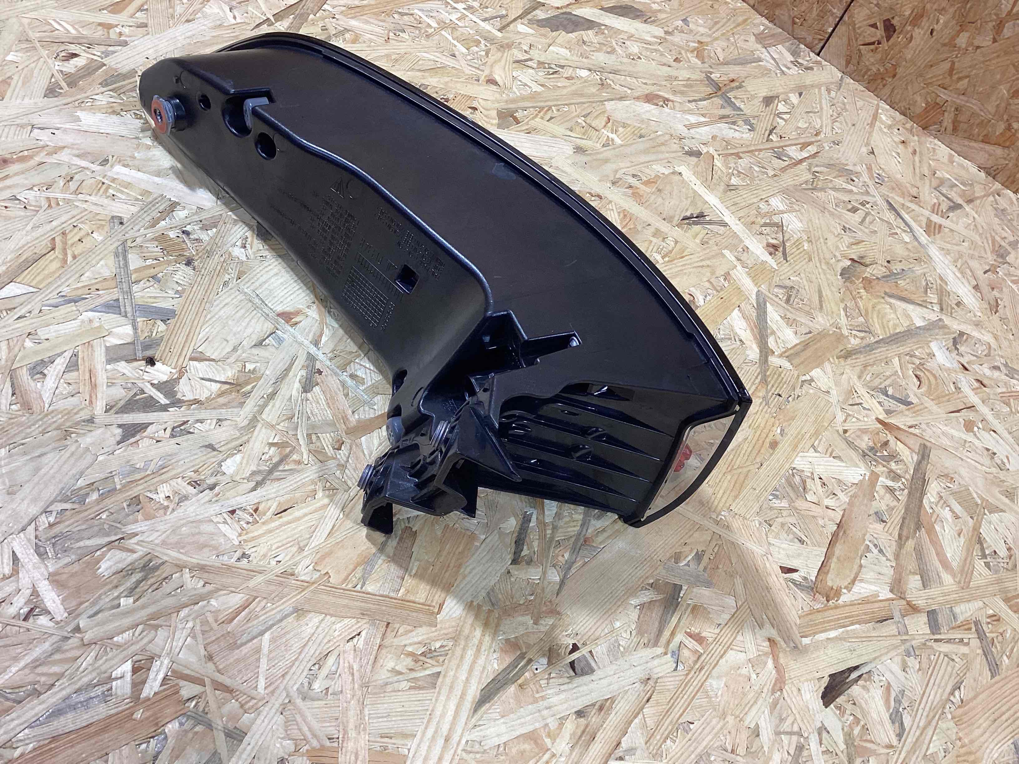 Фонарь задний левый Porsche Cayenne 200426-125