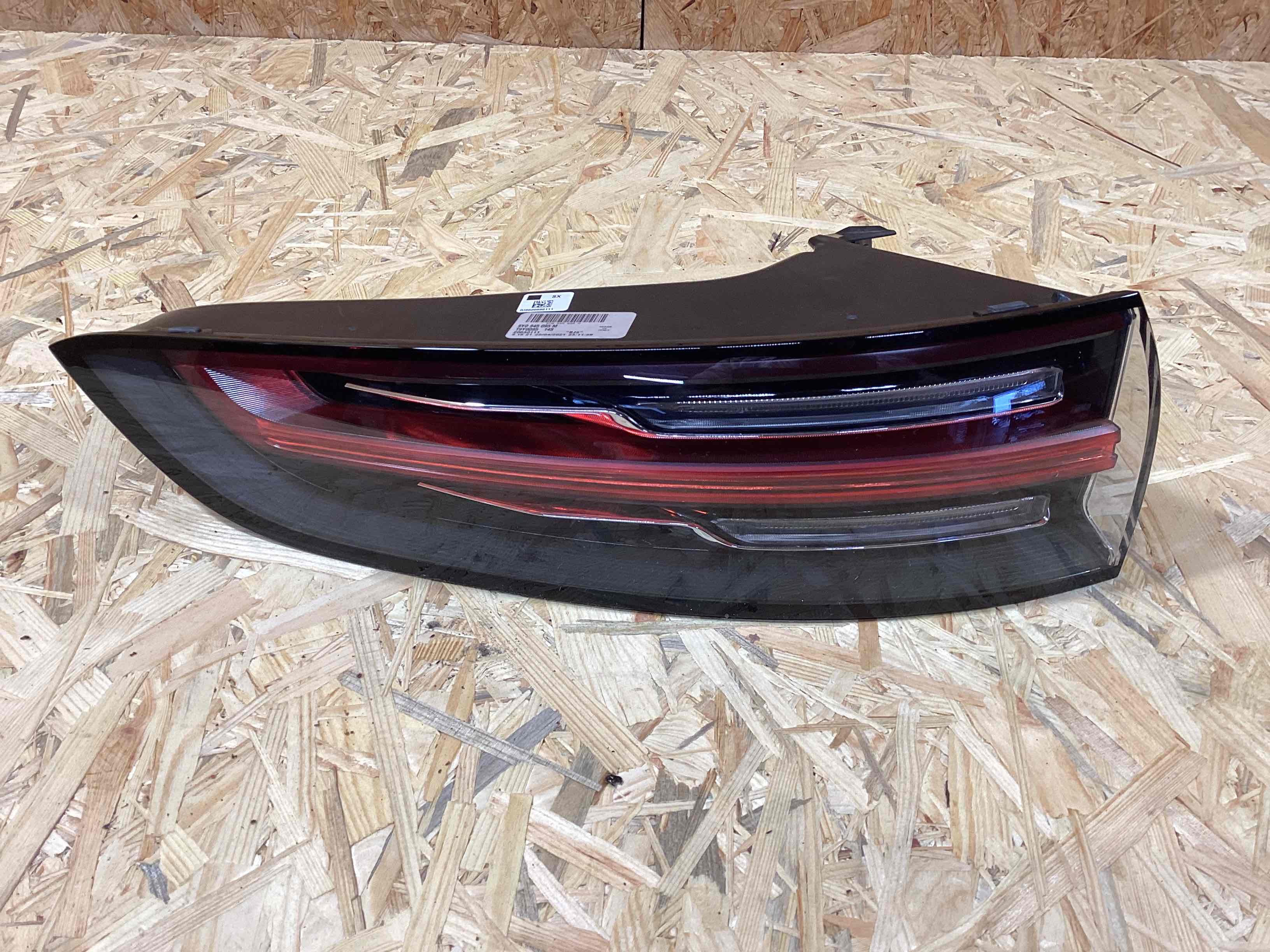 Фонарь задний левый Porsche Cayenne 200426-125