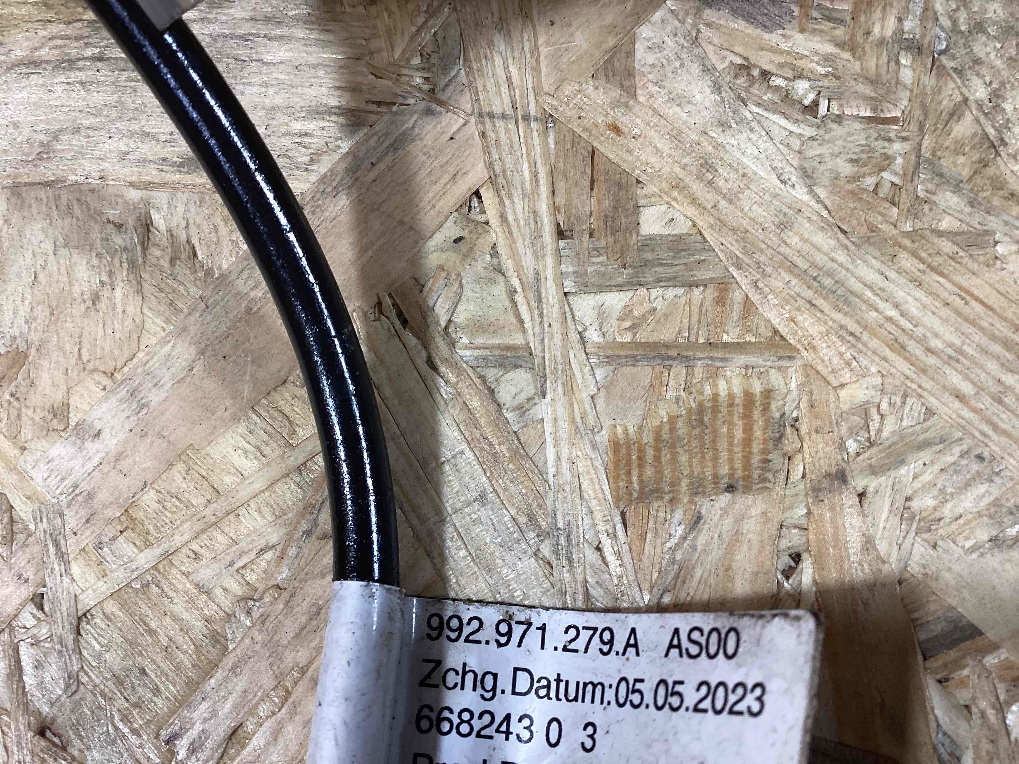 Кулак поворотный левый Porsche 911 200526-107