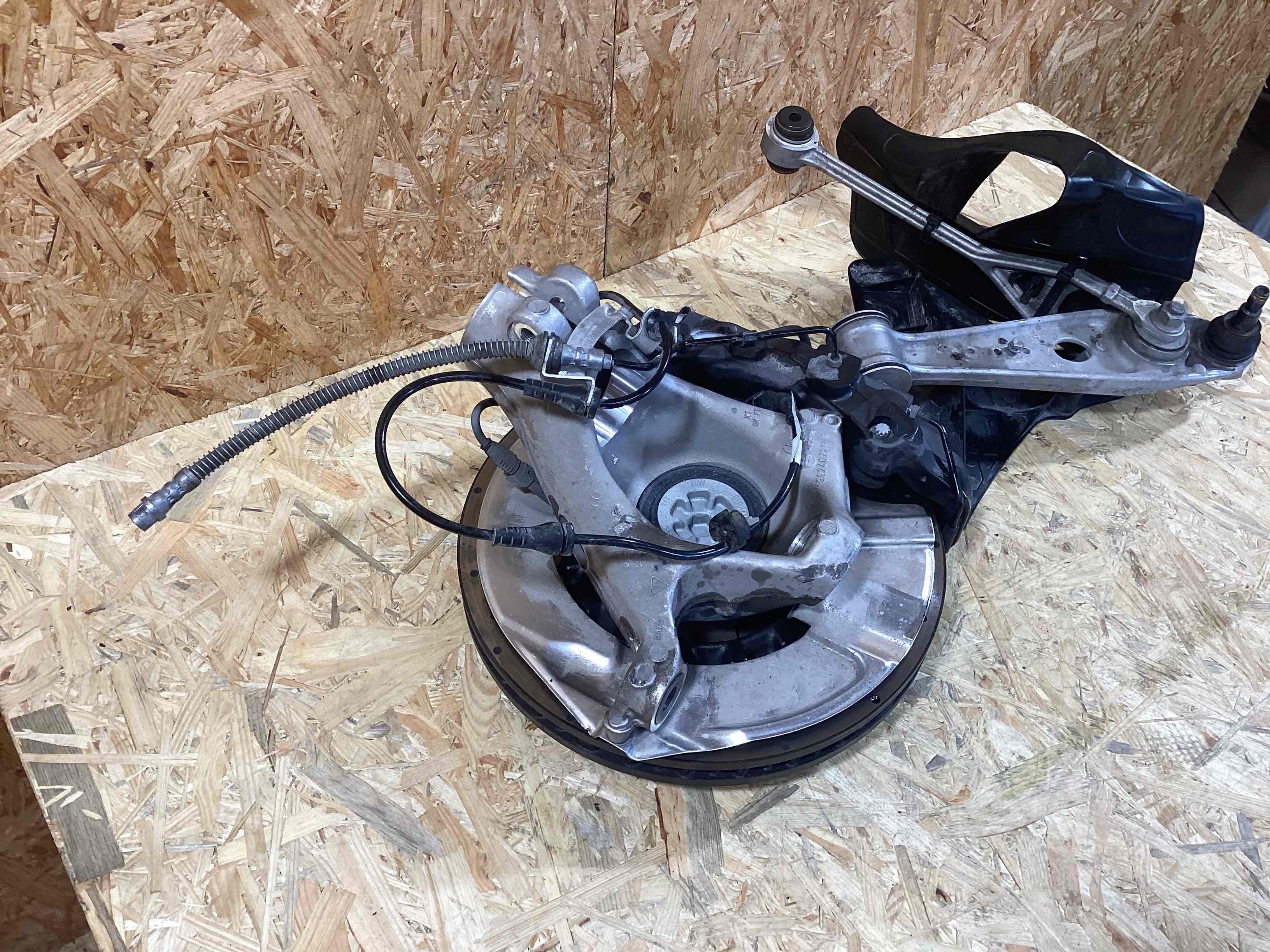 Кулак поворотный правый Porsche 911 200526-108